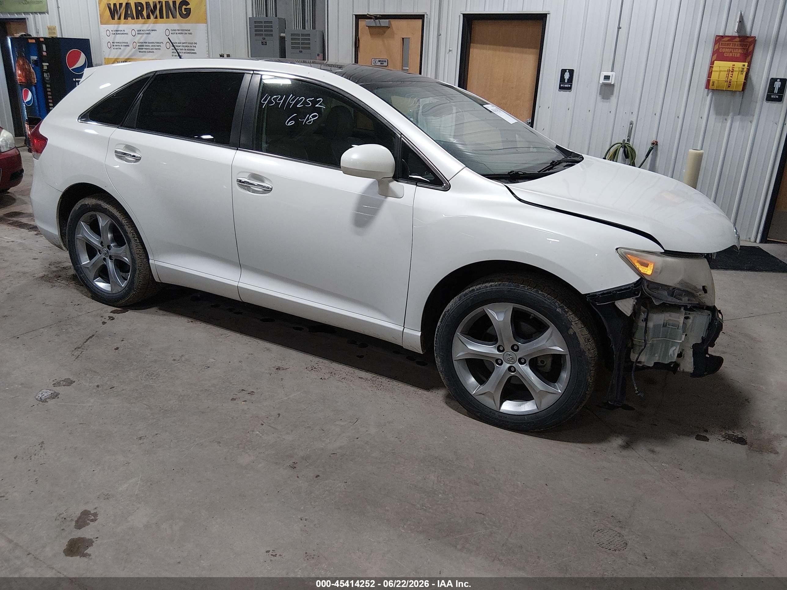 2010 Toyota Venza Base V6 White vin: 4T3BK3BB3AU041710