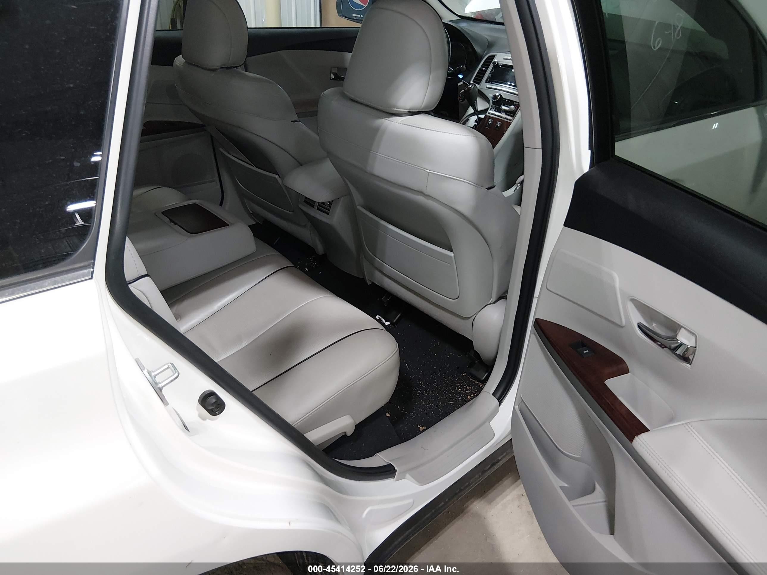 2010 Toyota Venza Base V6 White vin: 4T3BK3BB3AU041710