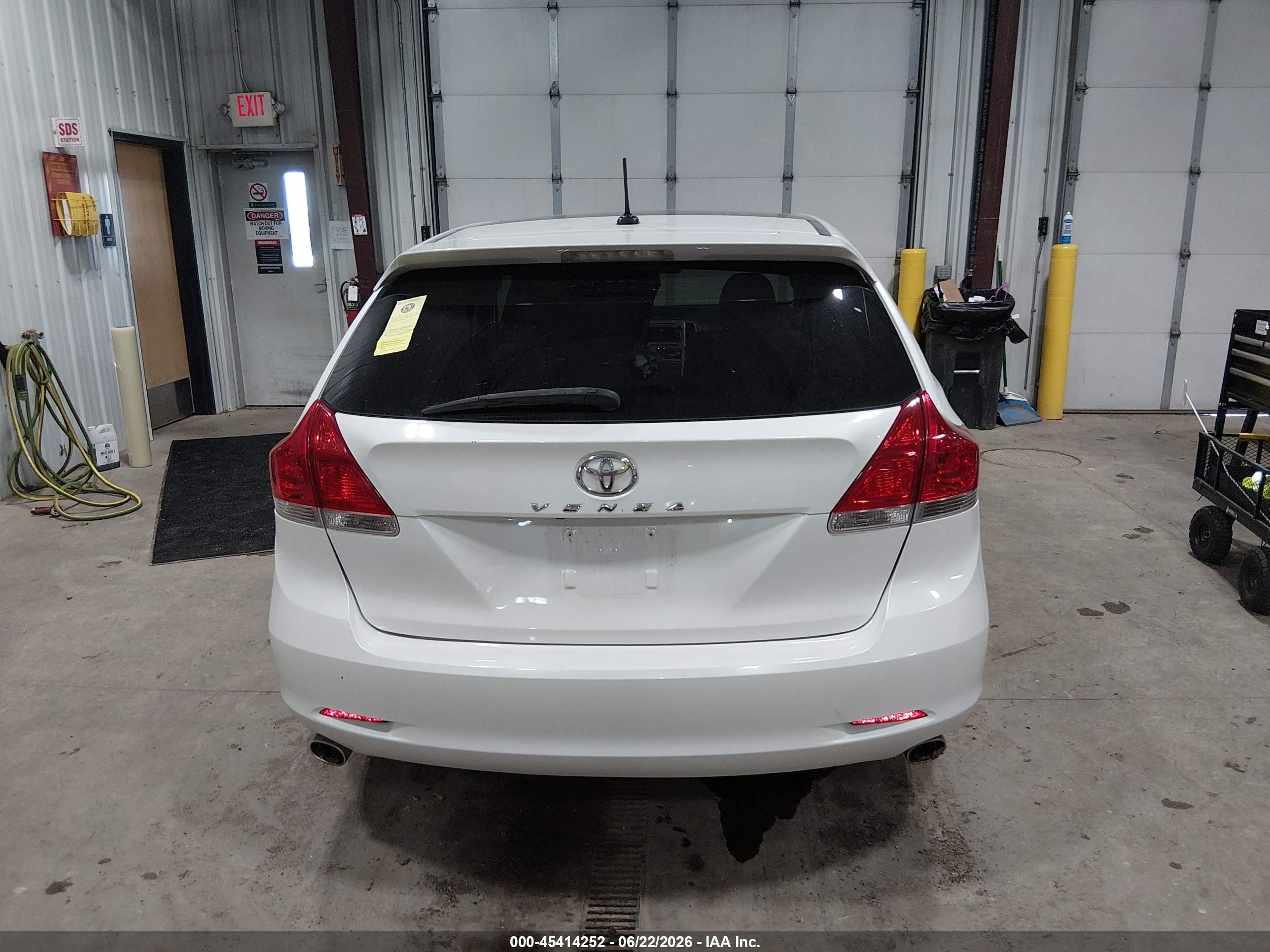2010 Toyota Venza Base V6 White vin: 4T3BK3BB3AU041710