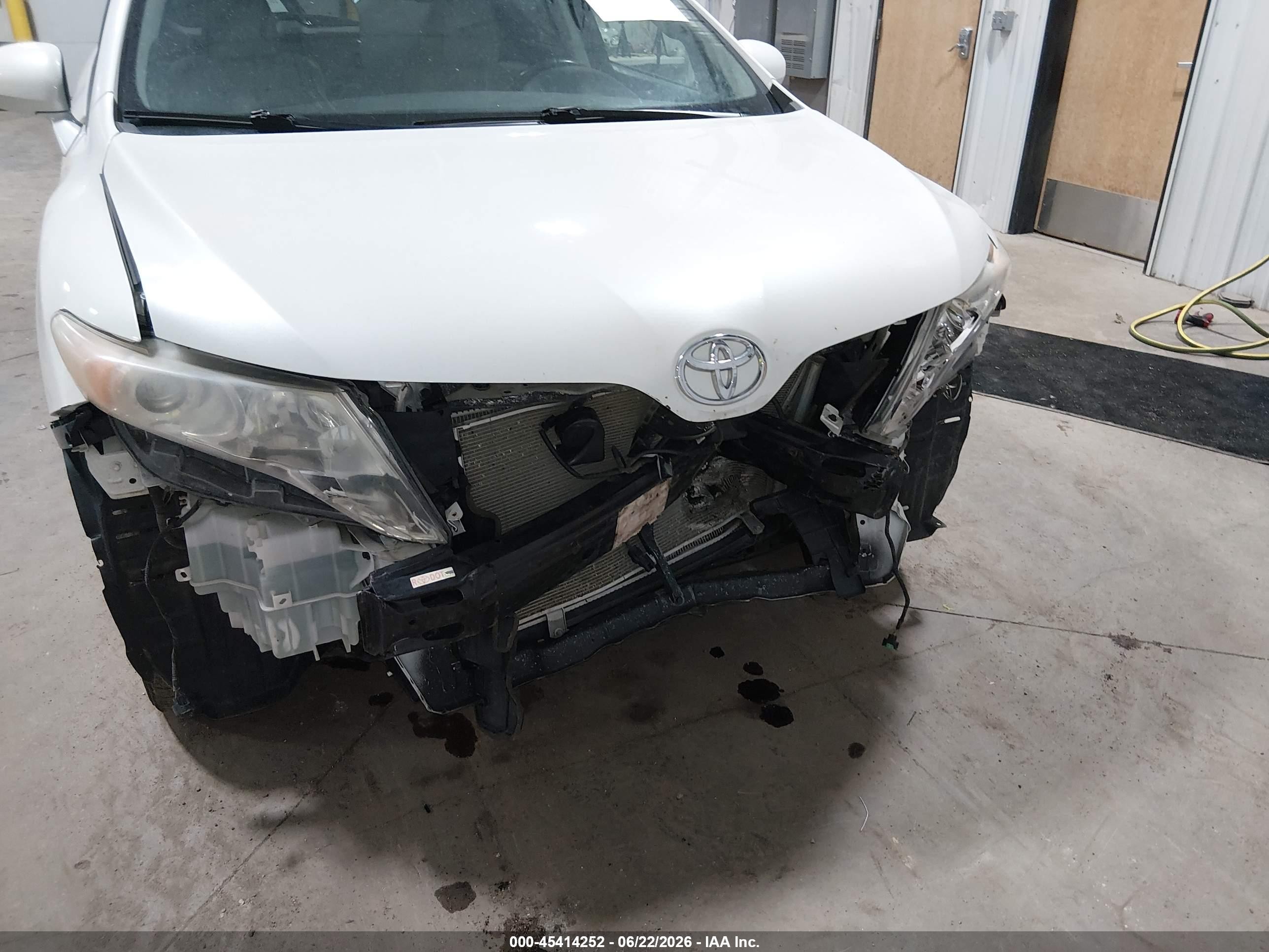 2010 Toyota Venza Base V6 White vin: 4T3BK3BB3AU041710