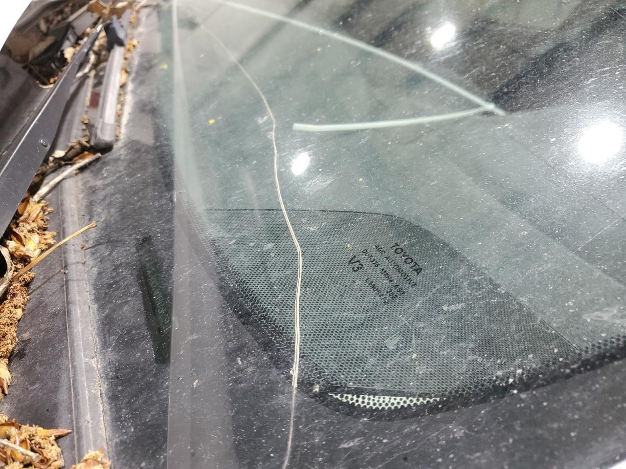 2013 Toyota Venza Le White vin: 4T3BK3BB3DU087932 Damage: Windshield, Broken, Replacement Required