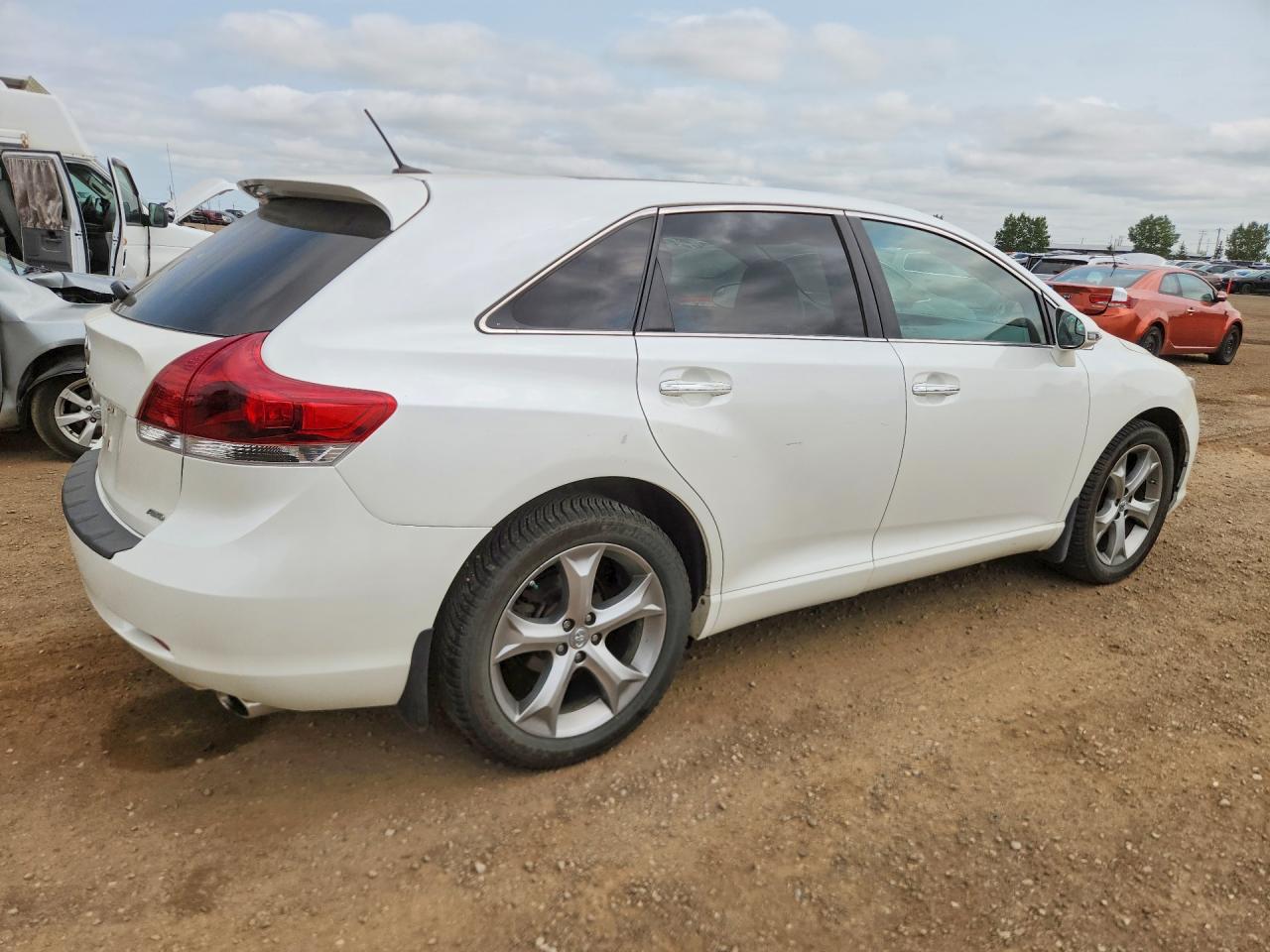 2013 Toyota Venza Le White vin: 4T3BK3BB3DU089440