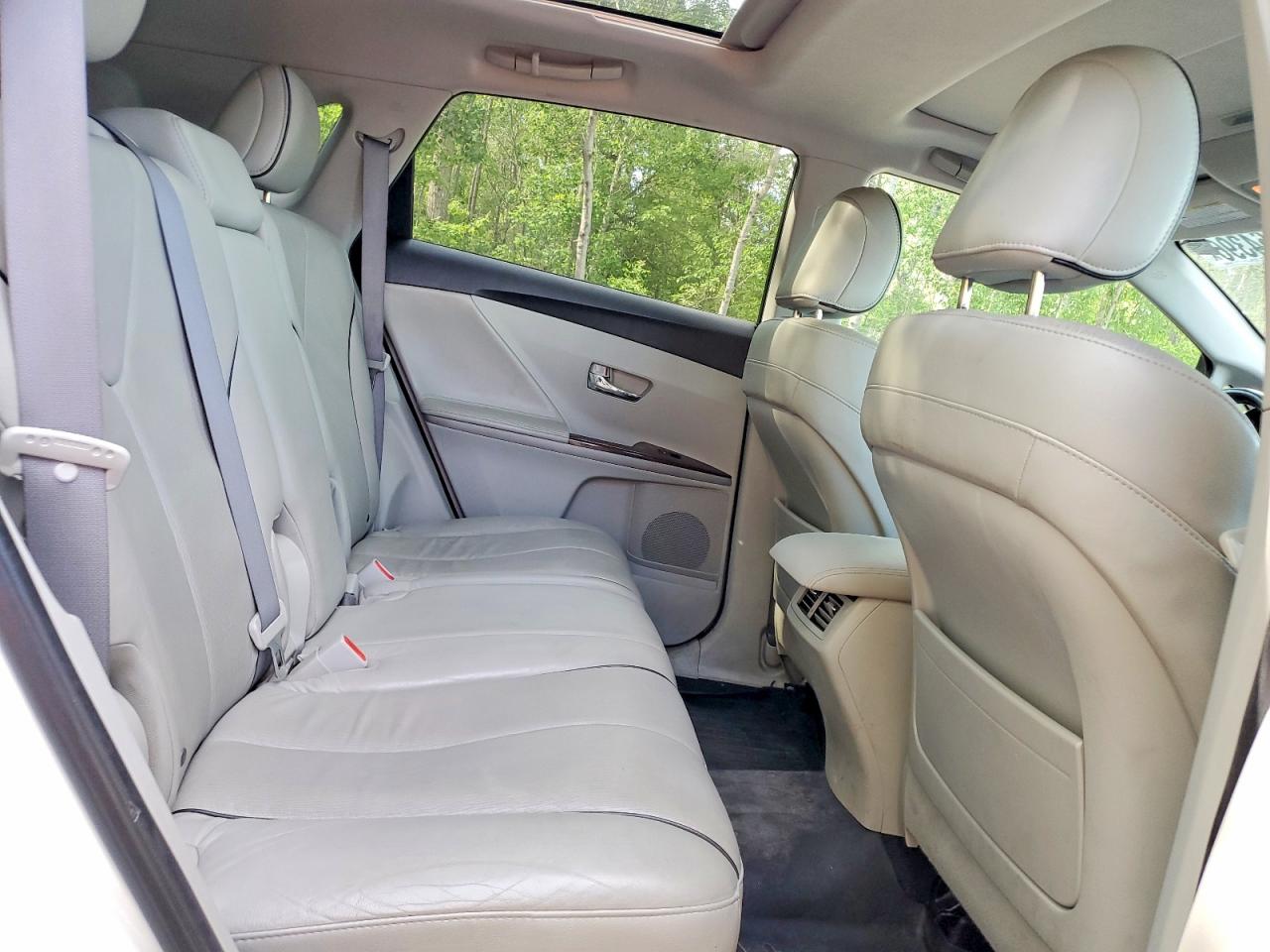 2010 Toyota Venza Awd V6 White vin: 4T3BK3BB5AU030479