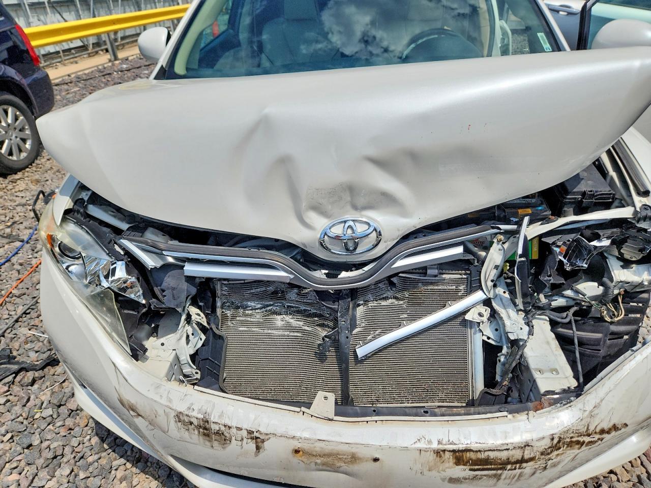 2011 Toyota Venza Awd V6 White vin: 4T3BK3BB5BU055433