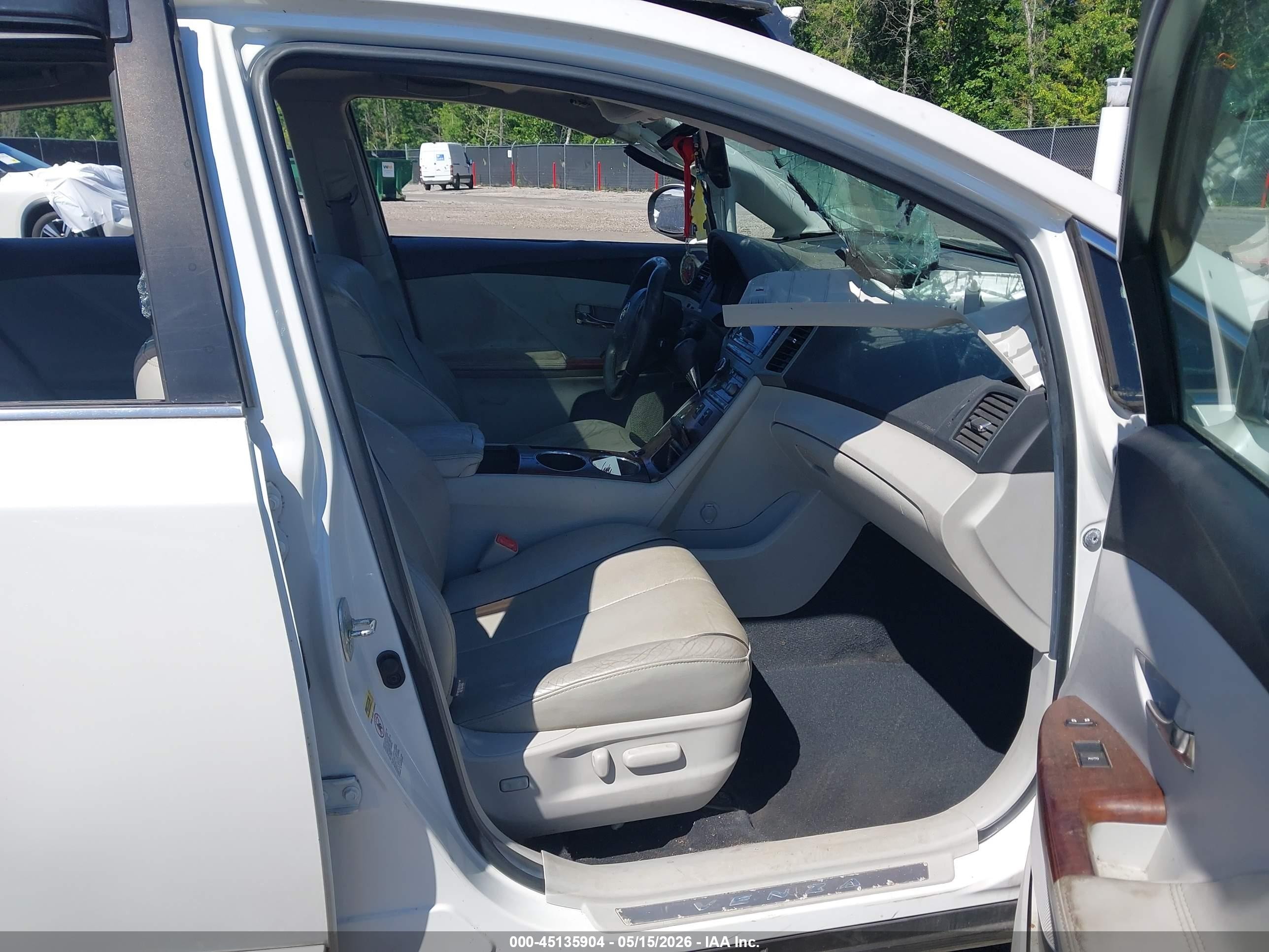 2011 Toyota Venza Base V6 White vin: 4T3BK3BB5BU059482