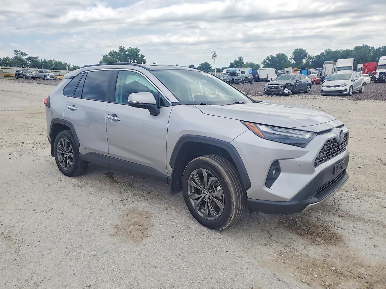 2022 Toyota Rav4 Limited Silver vin: 4T3D6RFV1NU076501