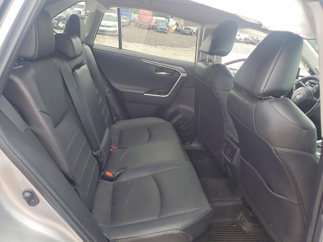 2022 Toyota Rav4 Limited Silver vin: 4T3D6RFV1NU076501