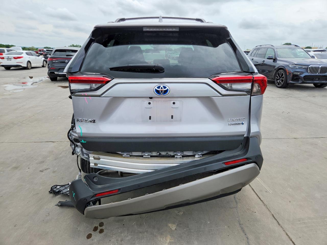 2024 Toyota Rav4 Limited Серебряный vin: 4T3D6RFV9RU163018