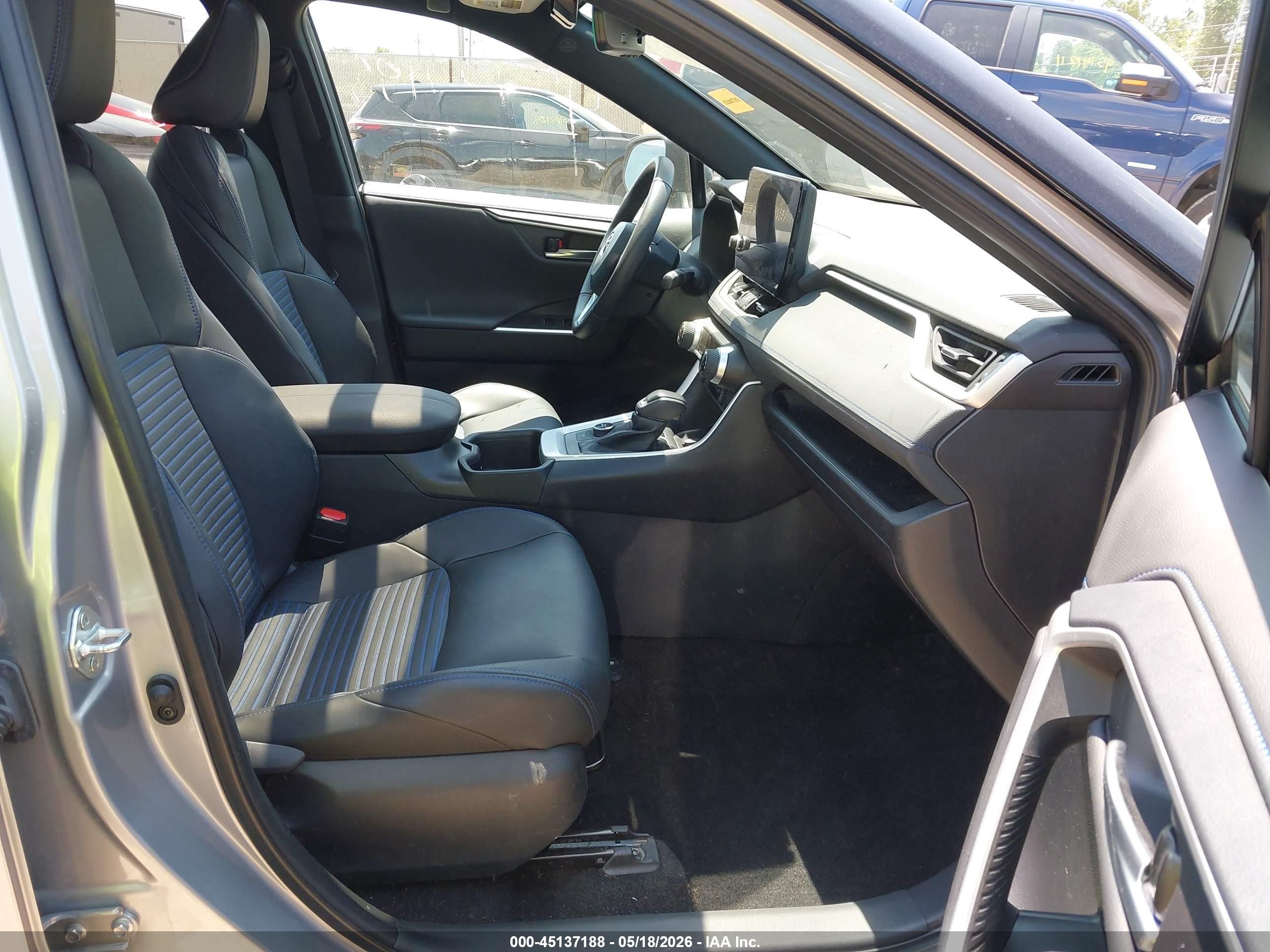 2024 Toyota Rav4 Hybrid Xse Silver vin: 4T3E6RFV2RU163222
