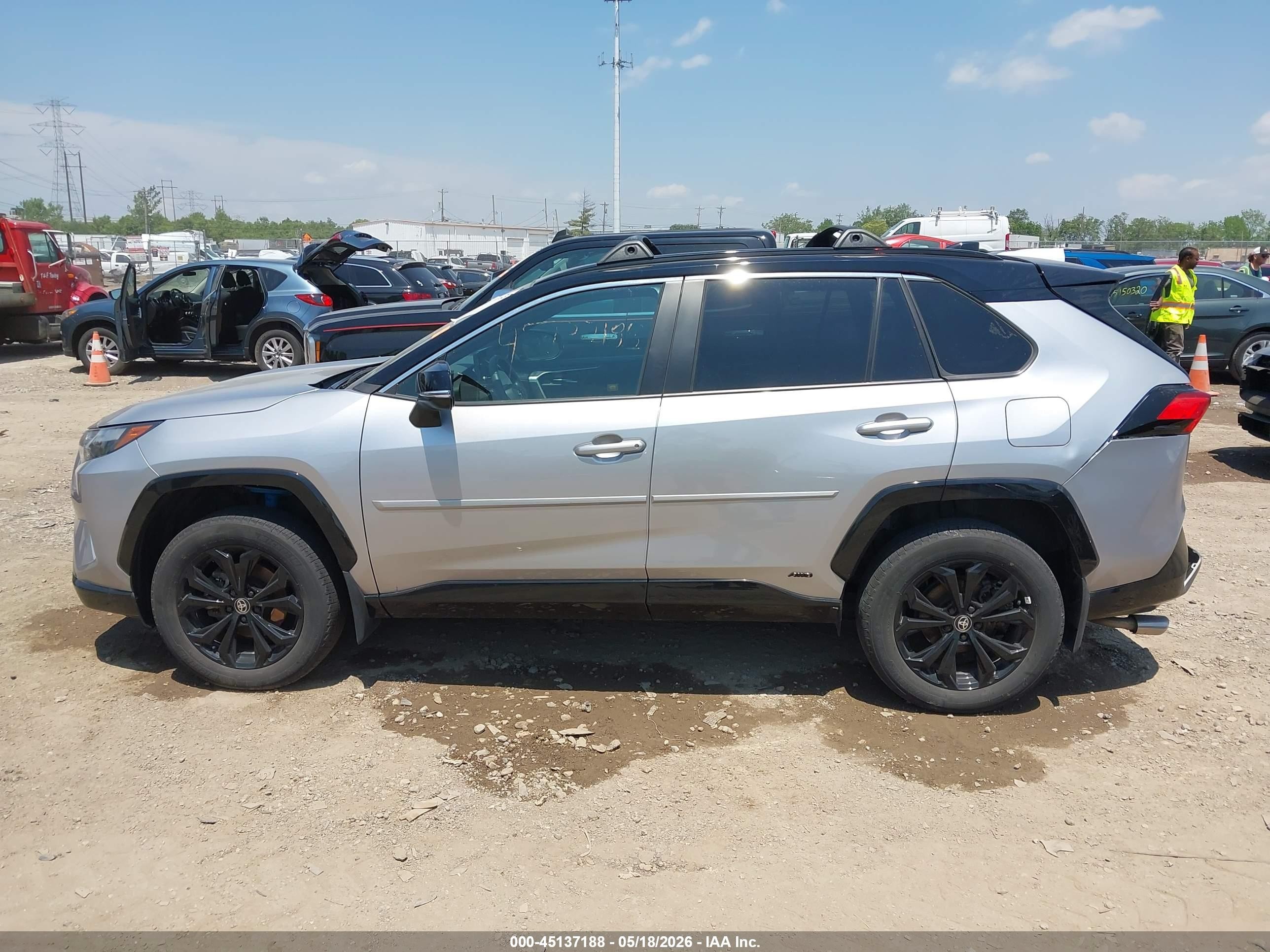2024 Toyota Rav4 Hybrid Xse Silver vin: 4T3E6RFV2RU163222