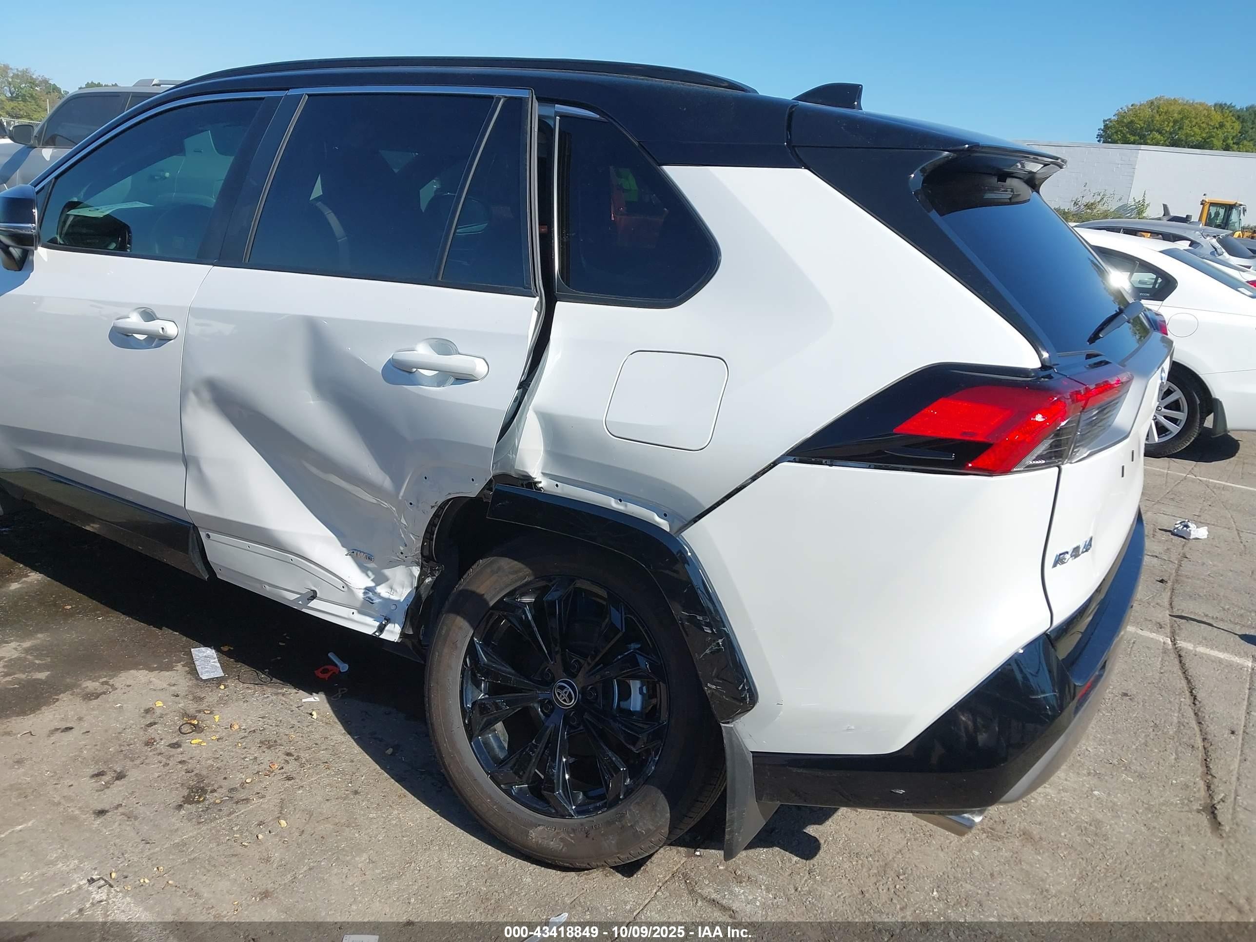2024 Toyota Rav4 Hybrid Xse White vin: 4T3E6RFV8RU166156