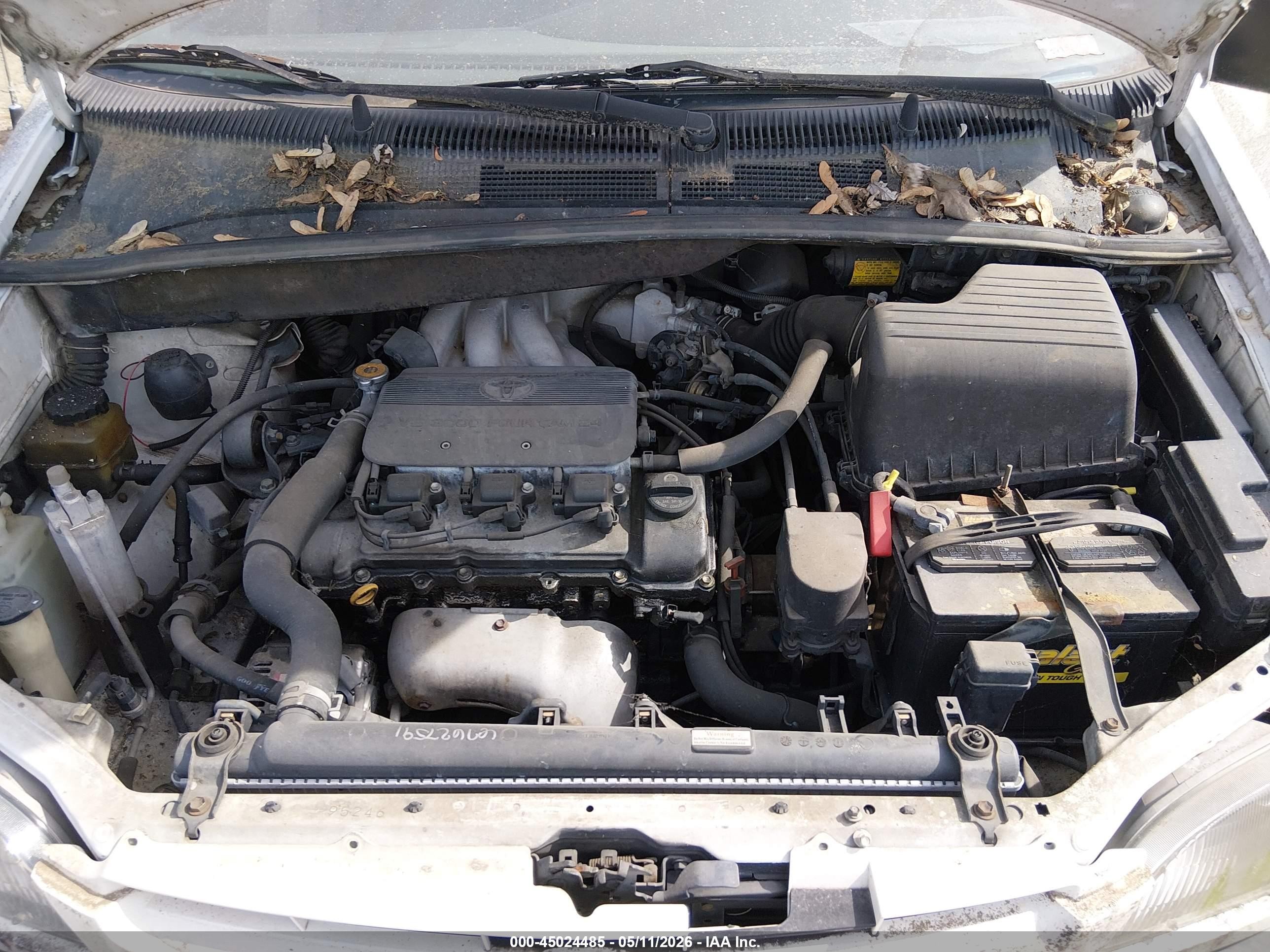 1998 Toyota Sienna Ce White vin: 4T3GF19C2WU055179