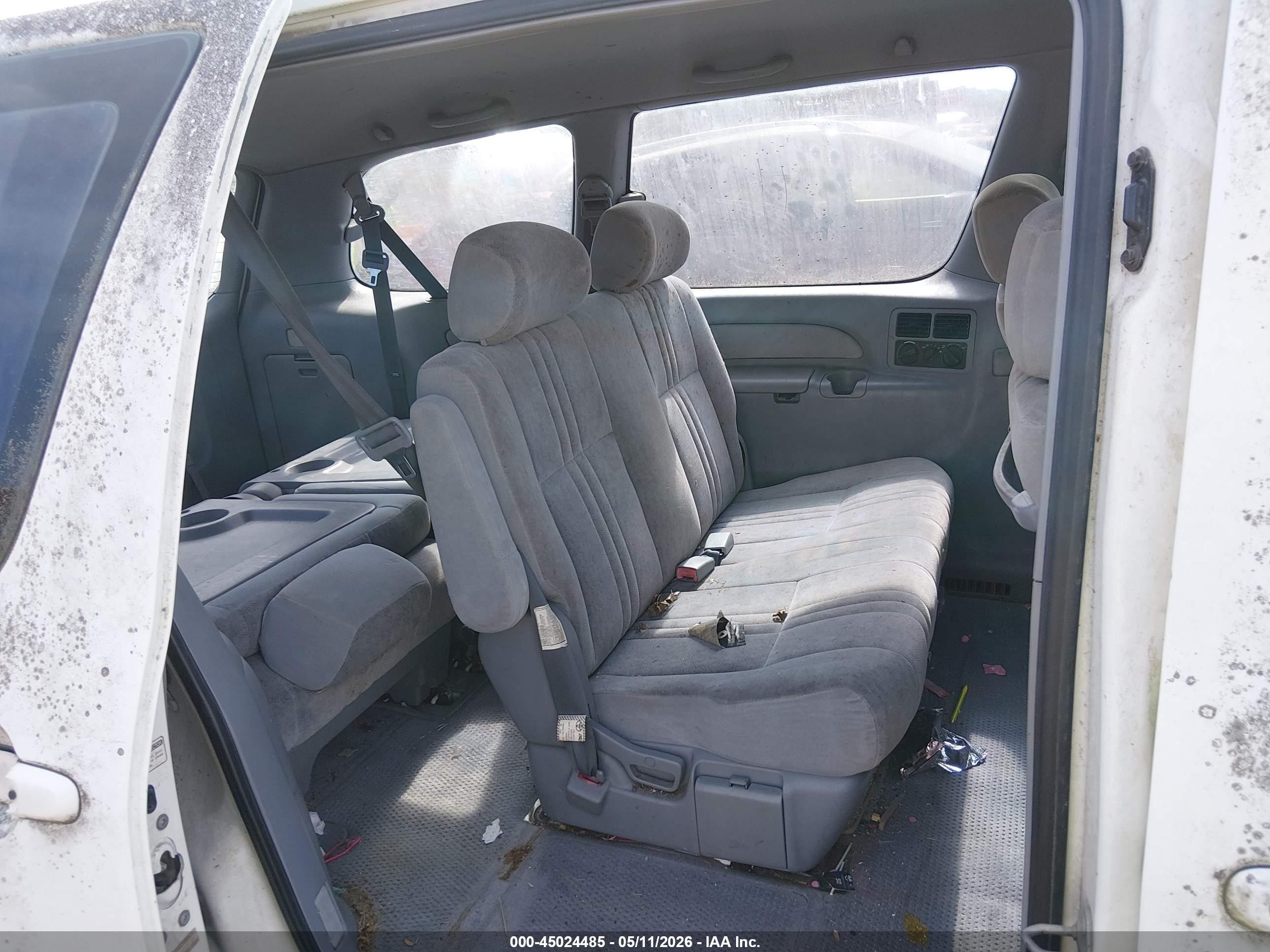 1998 Toyota Sienna Ce White vin: 4T3GF19C2WU055179