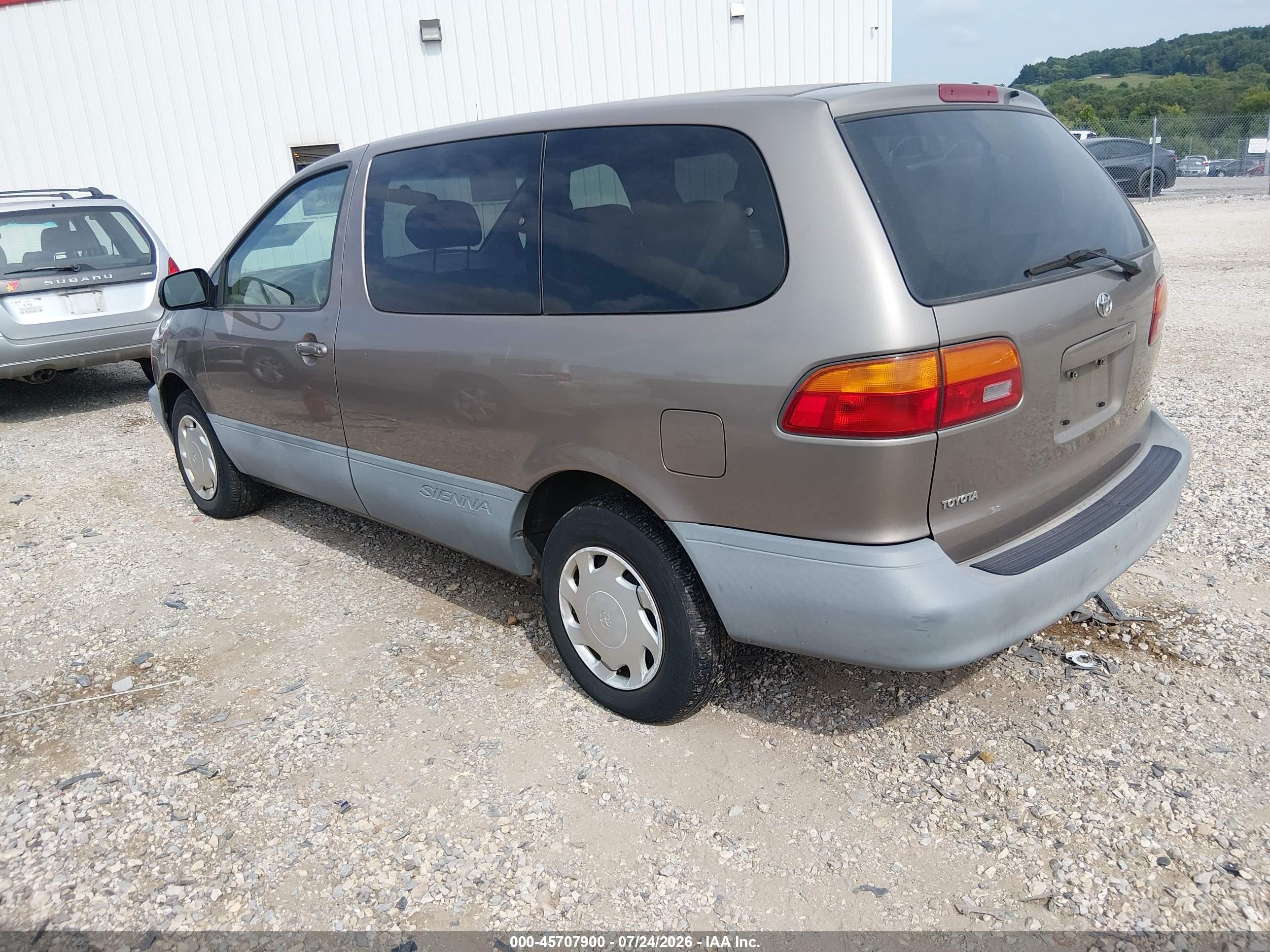 1998 Toyota Sienna Ce Gray vin: 4T3GF19C9WU068141
