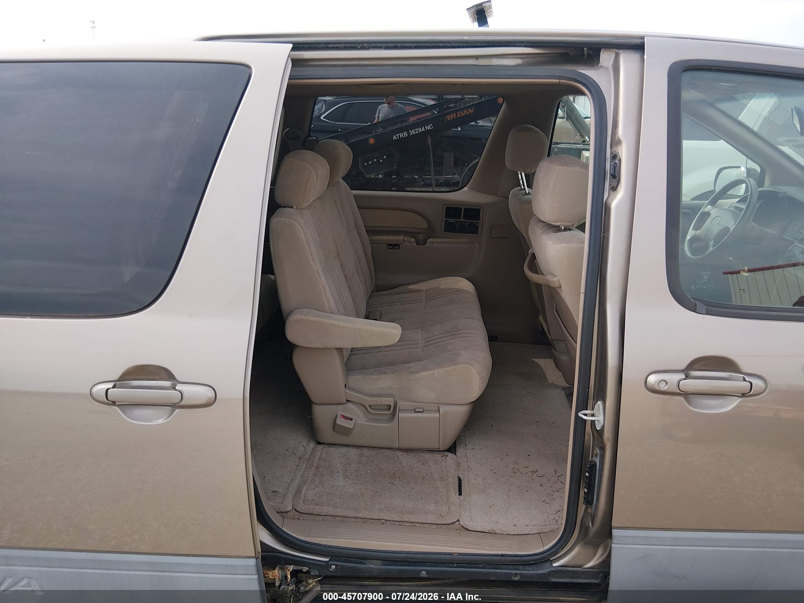 1998 Toyota Sienna Ce Gray vin: 4T3GF19C9WU068141