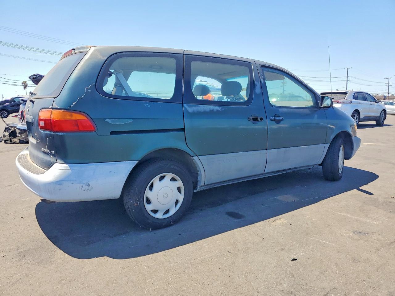 1998 Toyota Sienna Ce Green vin: 4T3GF19C9WU080466