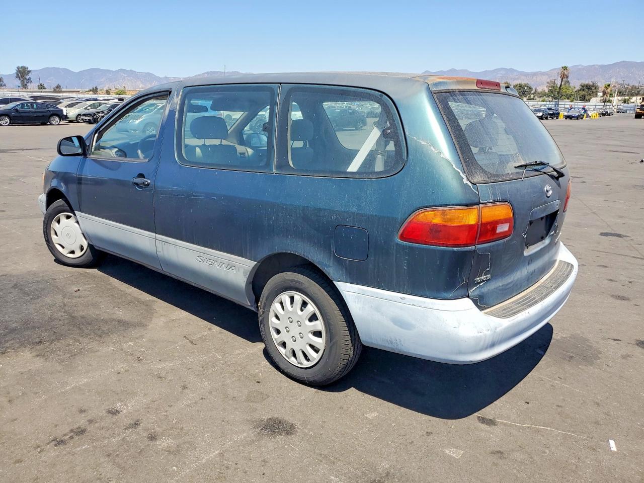 1998 Toyota Sienna Ce Green vin: 4T3GF19C9WU080466