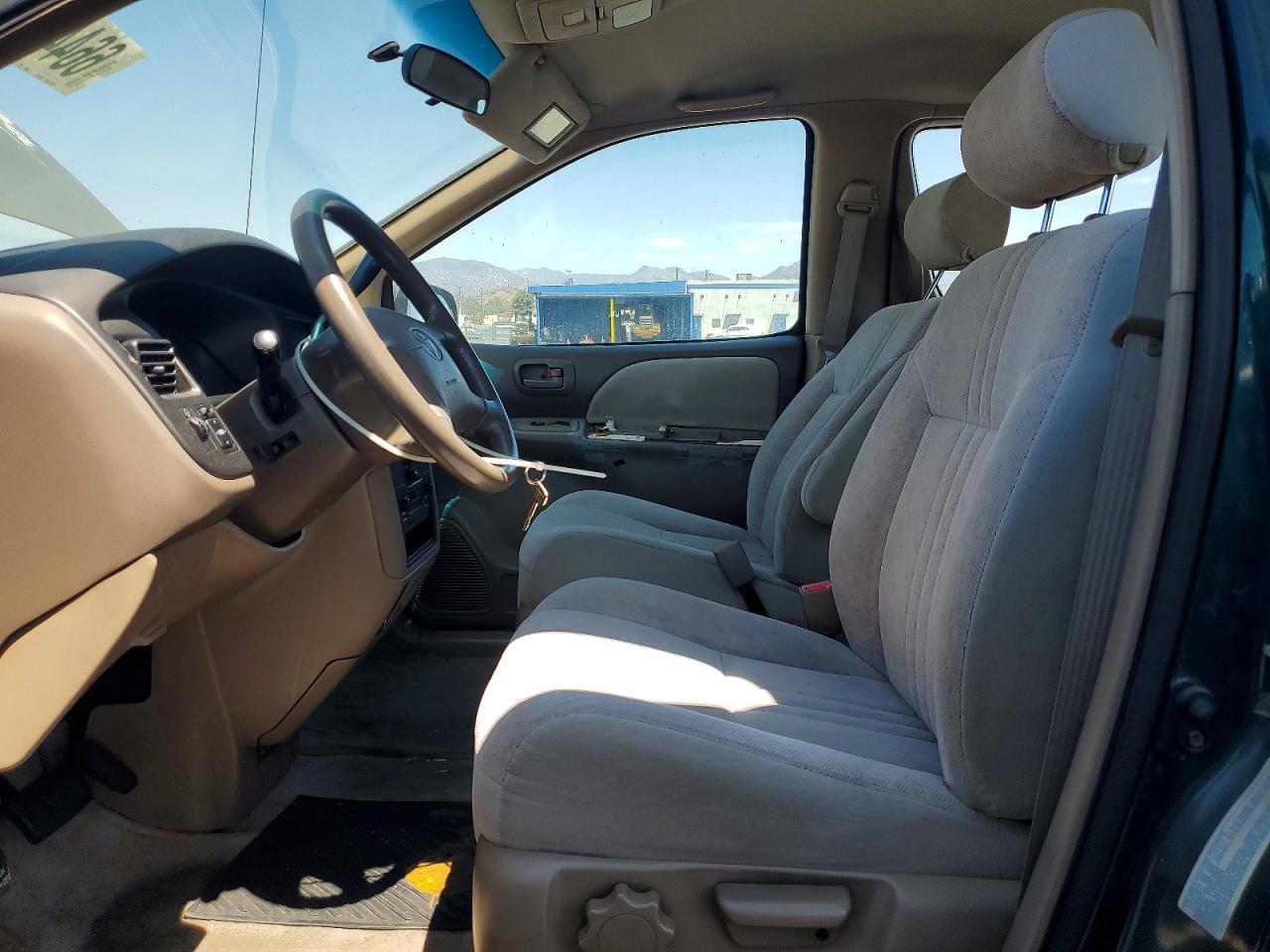 1998 Toyota Sienna Ce Green vin: 4T3GF19C9WU080466