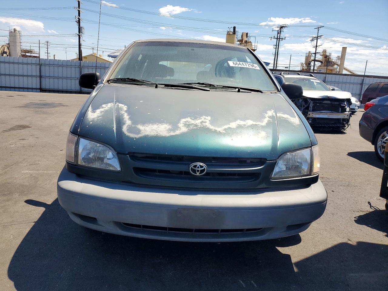 1998 Toyota Sienna Ce Green vin: 4T3GF19C9WU080466