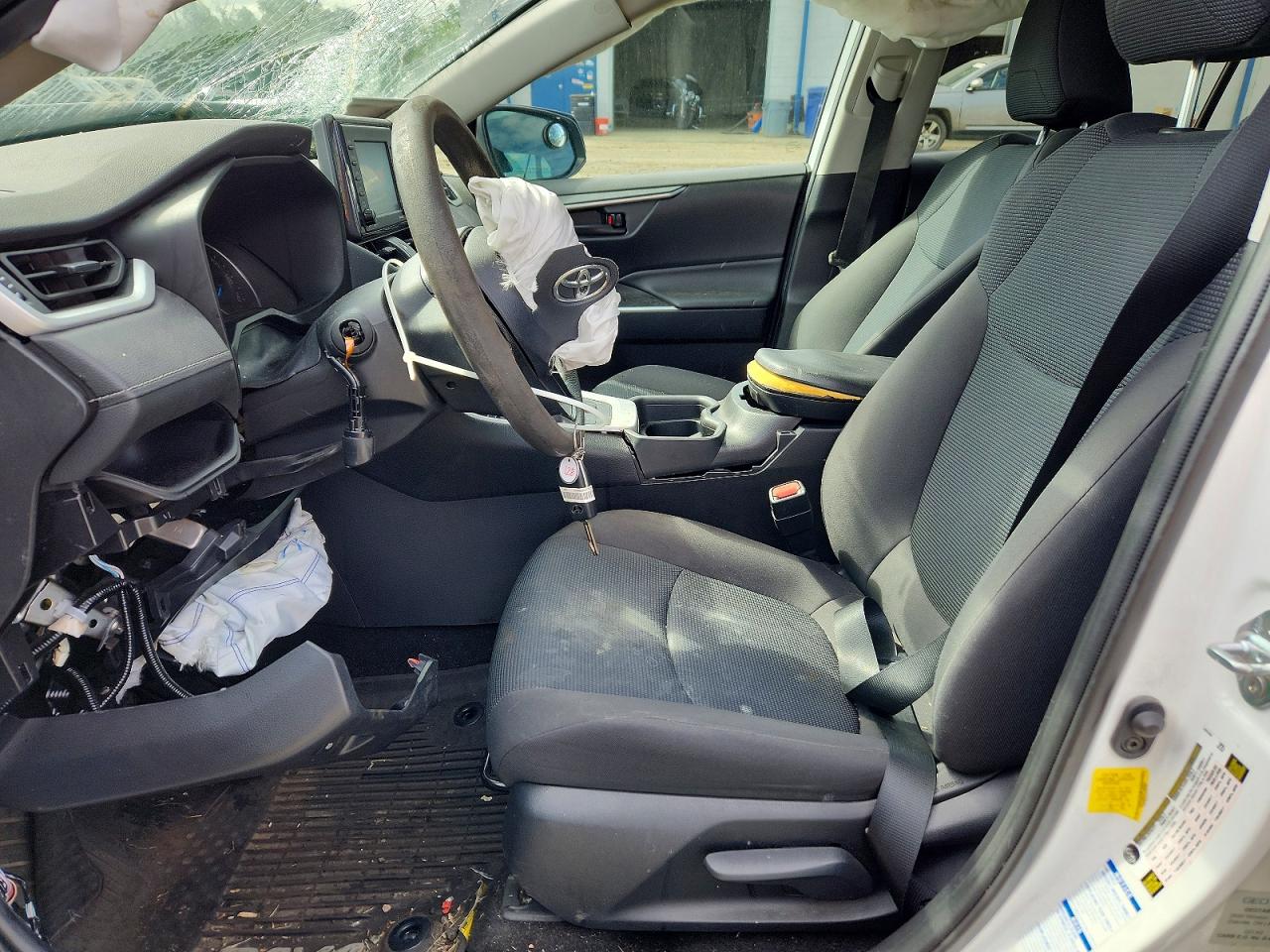 2020 Toyota Rav4 Le White vin: 4T3LWRFV3LU005843