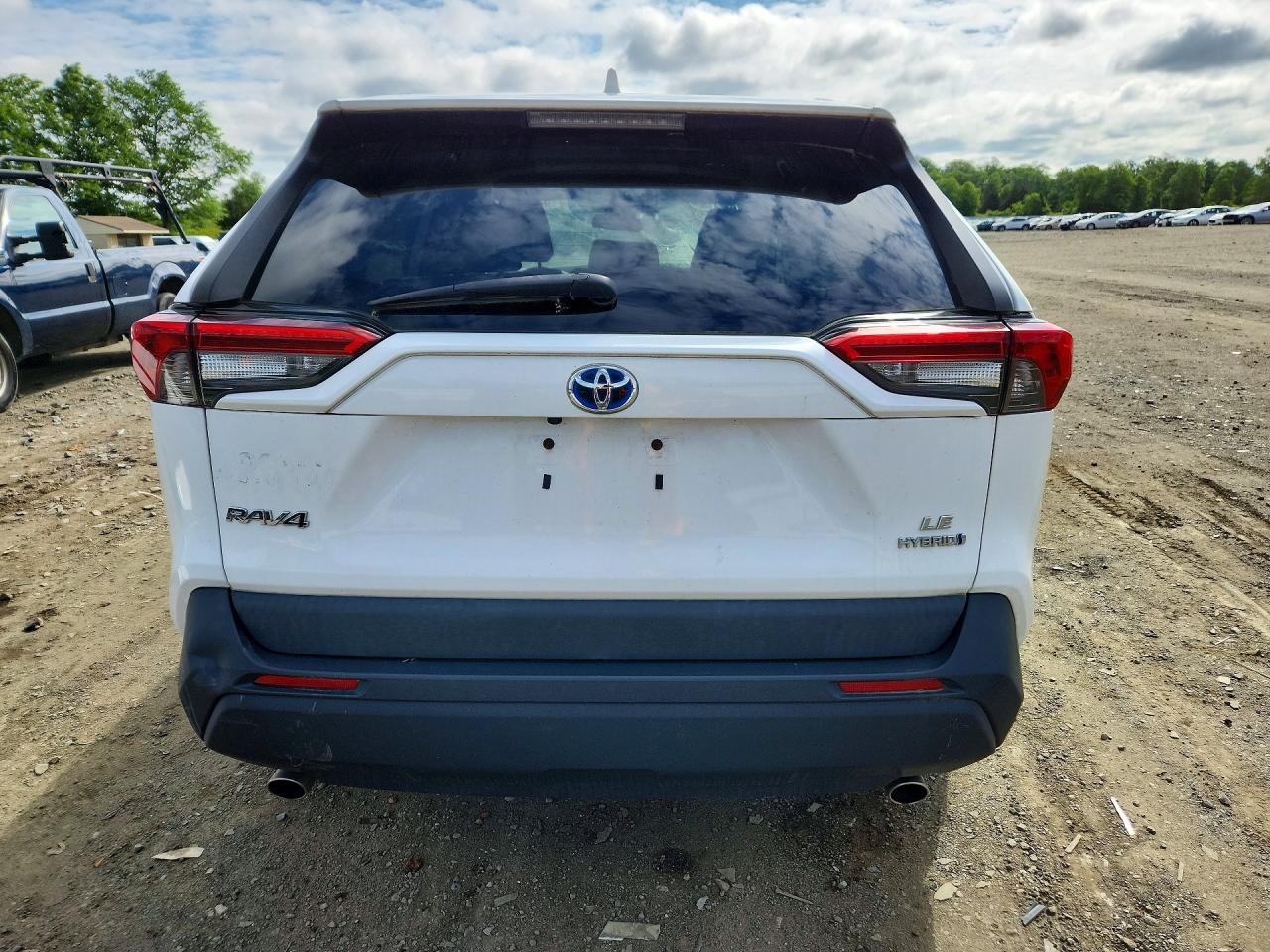 2020 Toyota Rav4 Le White vin: 4T3LWRFV3LU005843