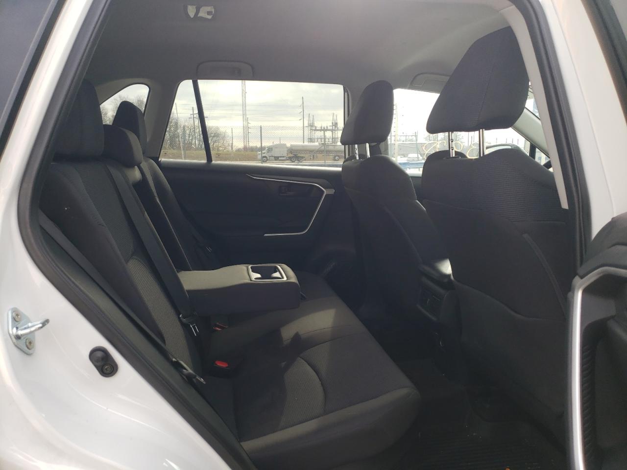 2021 Toyota Rav4 Le White vin: 4T3LWRFV4MU013239