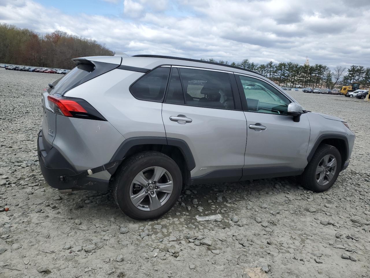 2022 Toyota Rav4 Xle Silver vin: 4T3RWRFV2NU063553