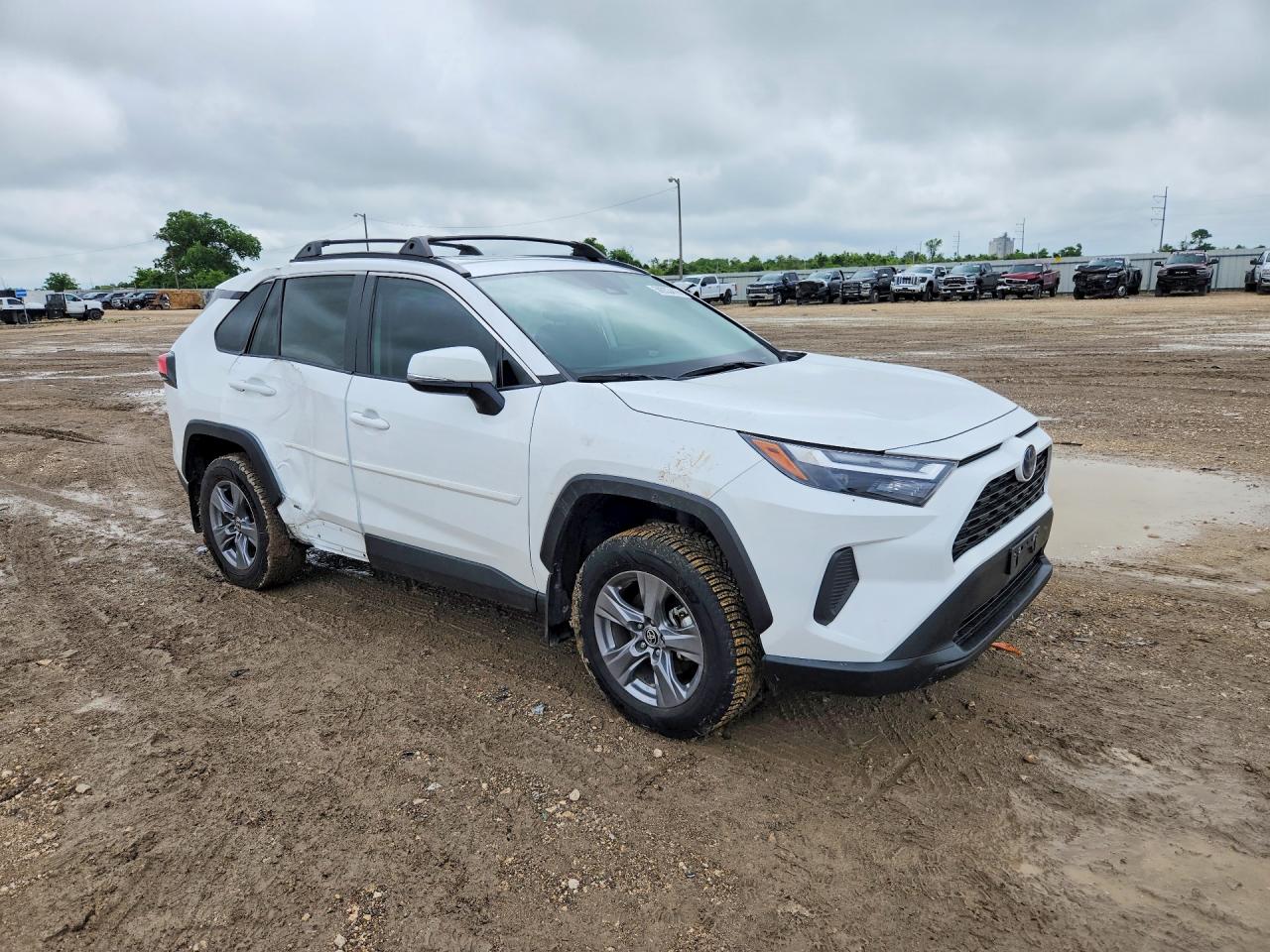 2022 Toyota Rav4 Xle Белый vin: 4T3RWRFV5NU064213