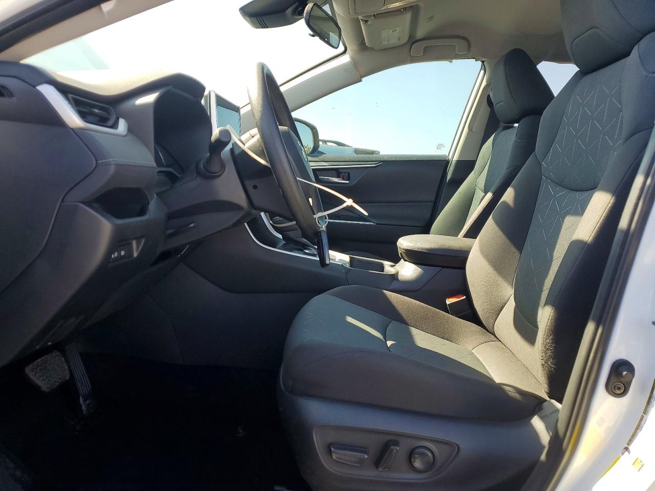 2025 Toyota Rav4 Hybrid Xle White vin: 4T3RWRFV5SU205423