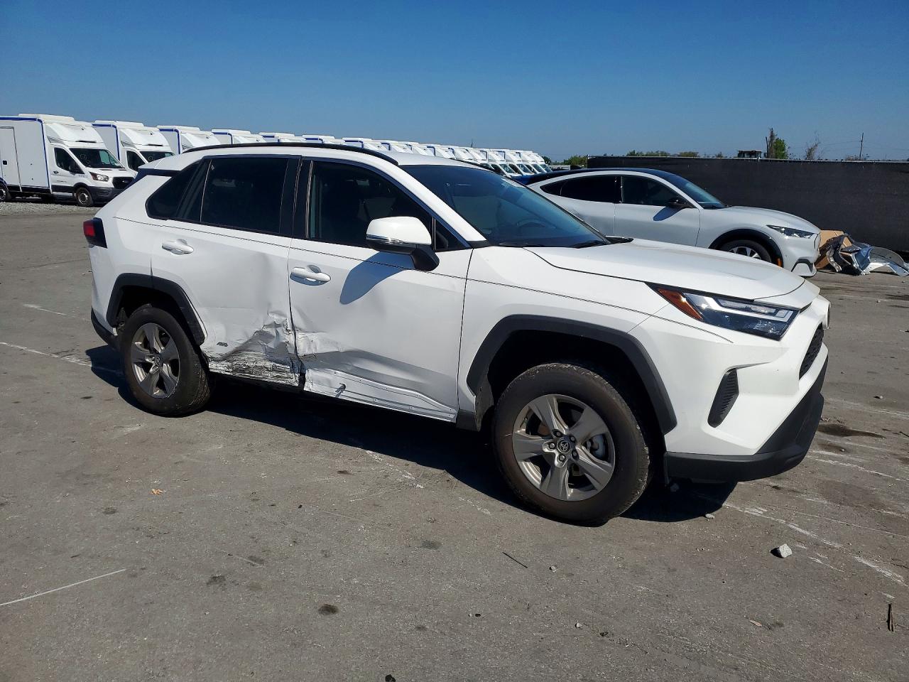 2025 Toyota Rav4 Hybrid Xle White vin: 4T3RWRFV5SU205423