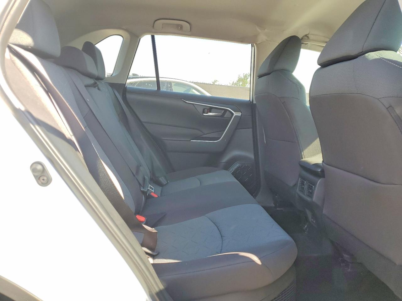 2025 Toyota Rav4 Hybrid Xle White vin: 4T3RWRFV5SU205423