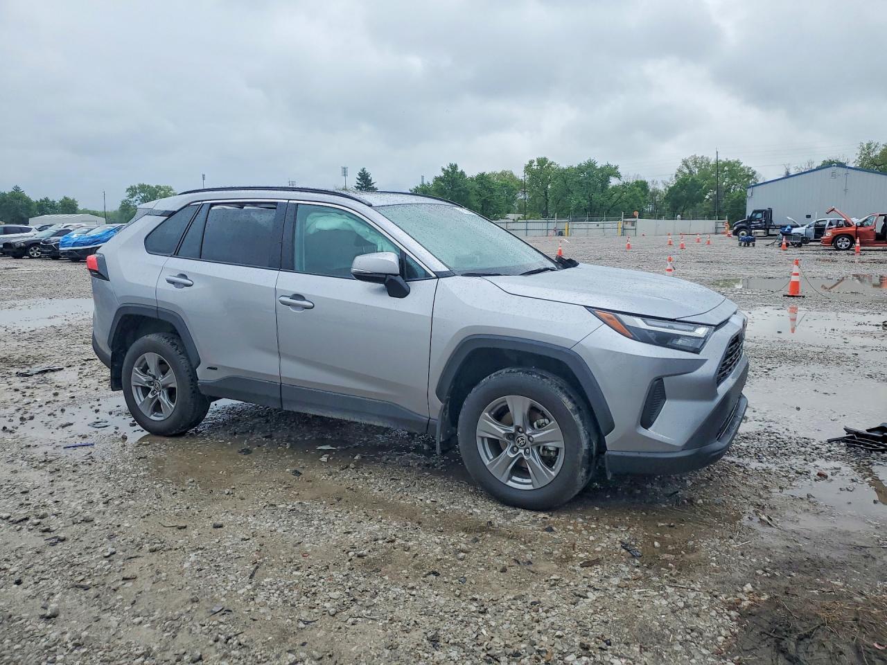 2025 Toyota Rav4 Hybrid Xle Silver vin: 4T3RWRFV7SU187264