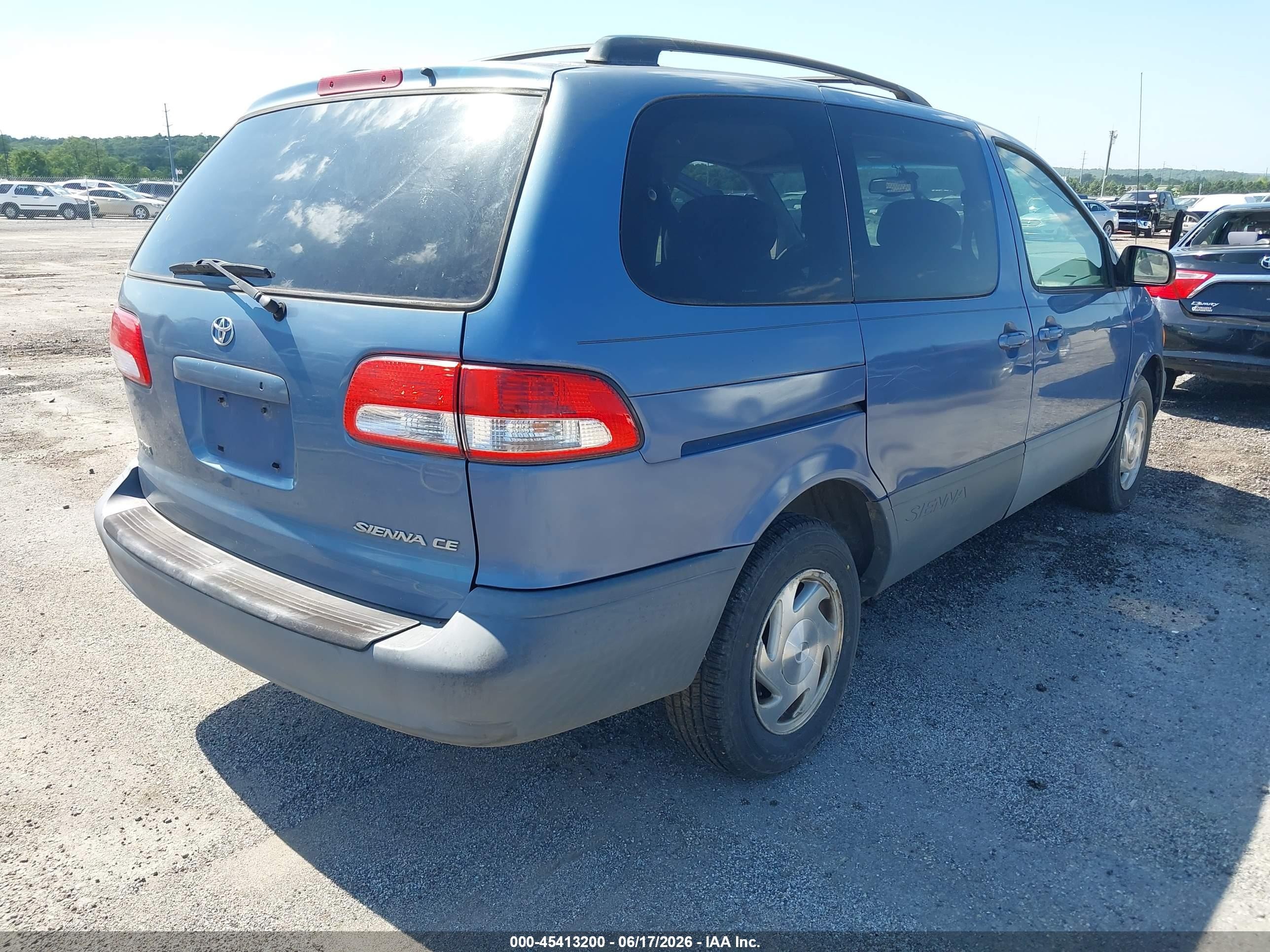 2003 Toyota Sienna   Light Blue vin: 4T3VF19C13U549117