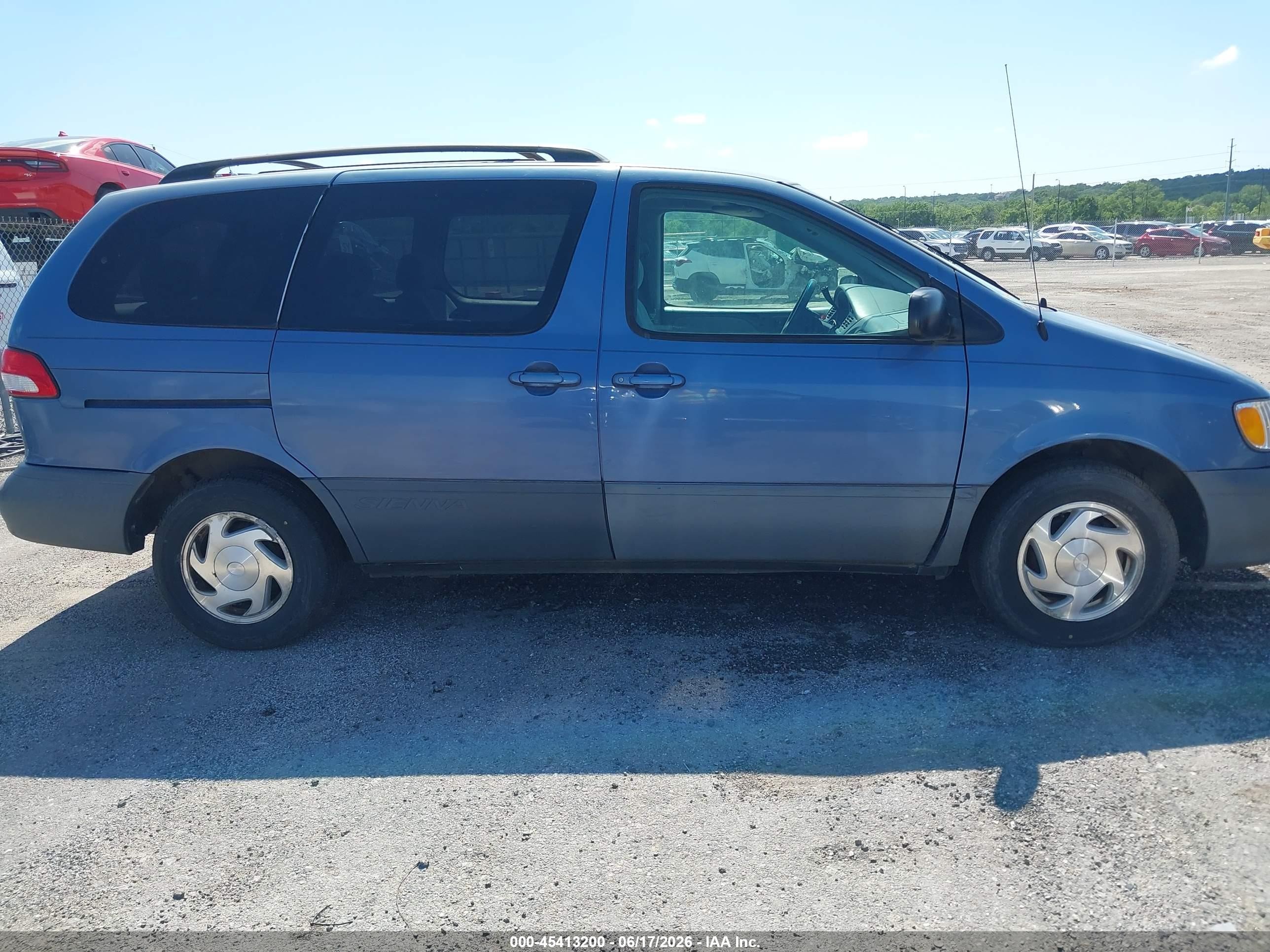 2003 Toyota Sienna   Light Blue vin: 4T3VF19C13U549117