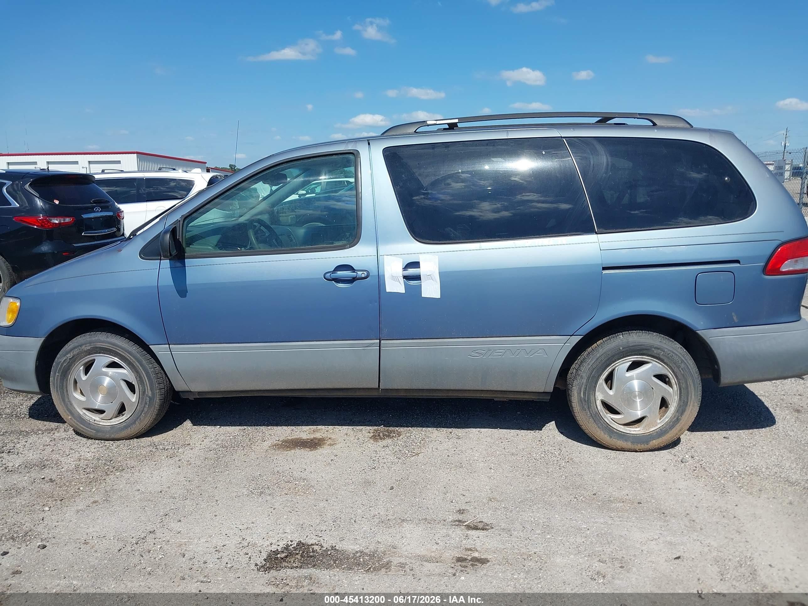 2003 Toyota Sienna   Light Blue vin: 4T3VF19C13U549117