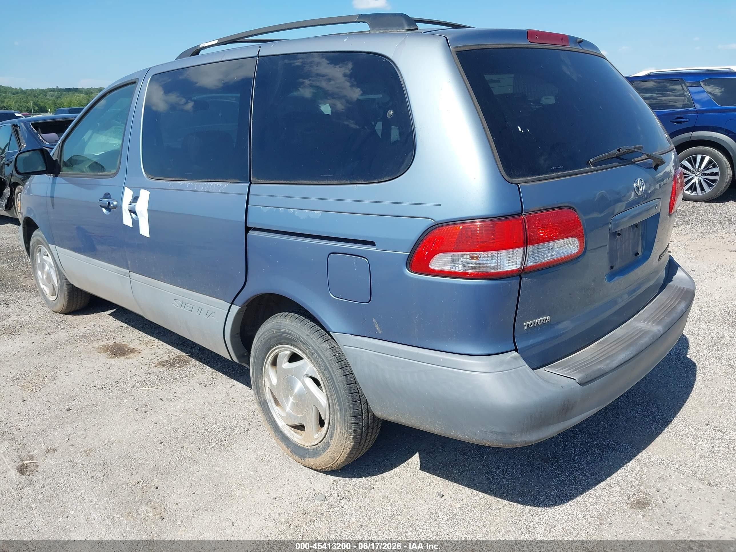 2003 Toyota Sienna   Light Blue vin: 4T3VF19C13U549117