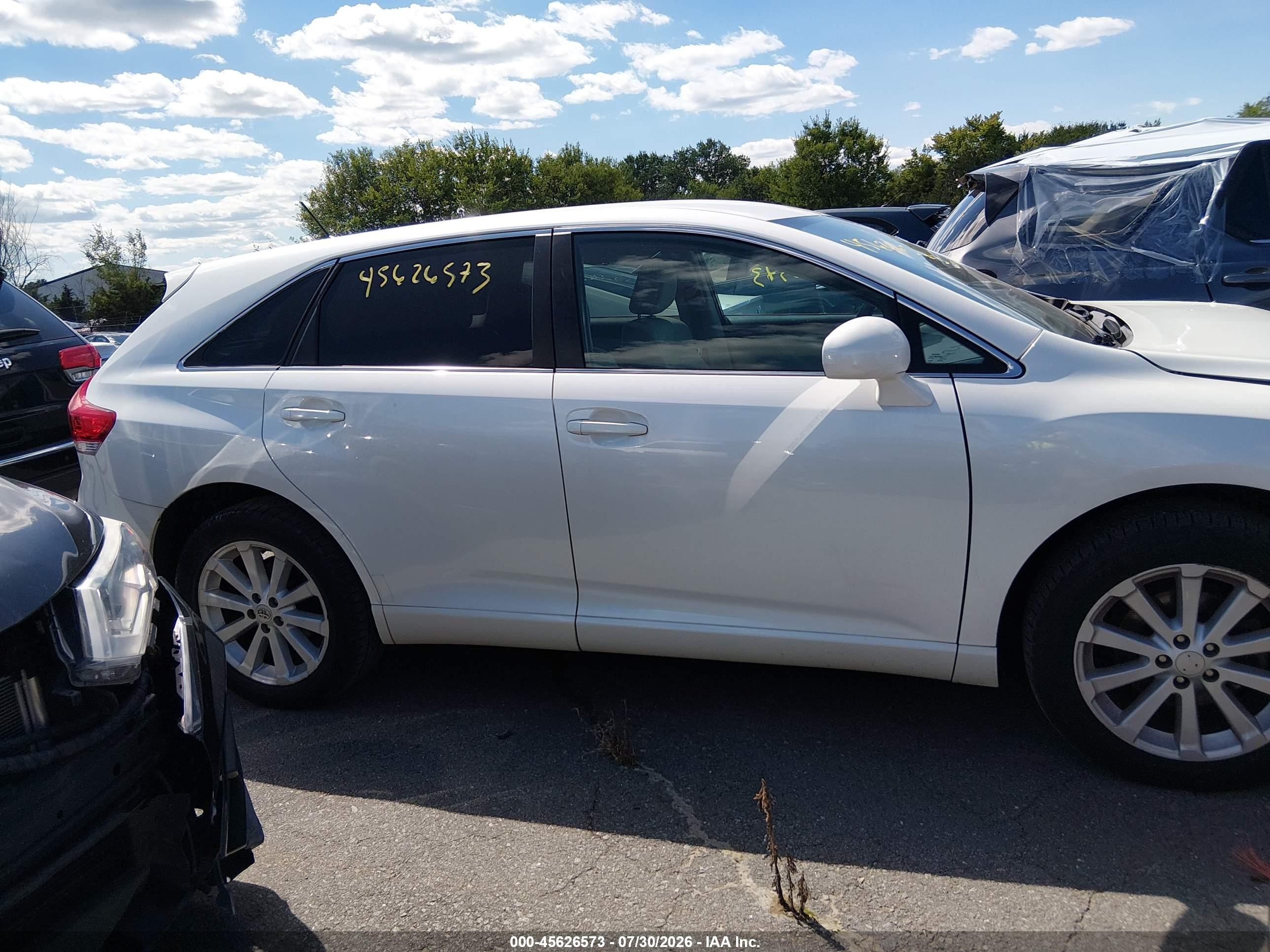 2011 Toyota Venza   White vin: 4T3ZA3BB0BU050772