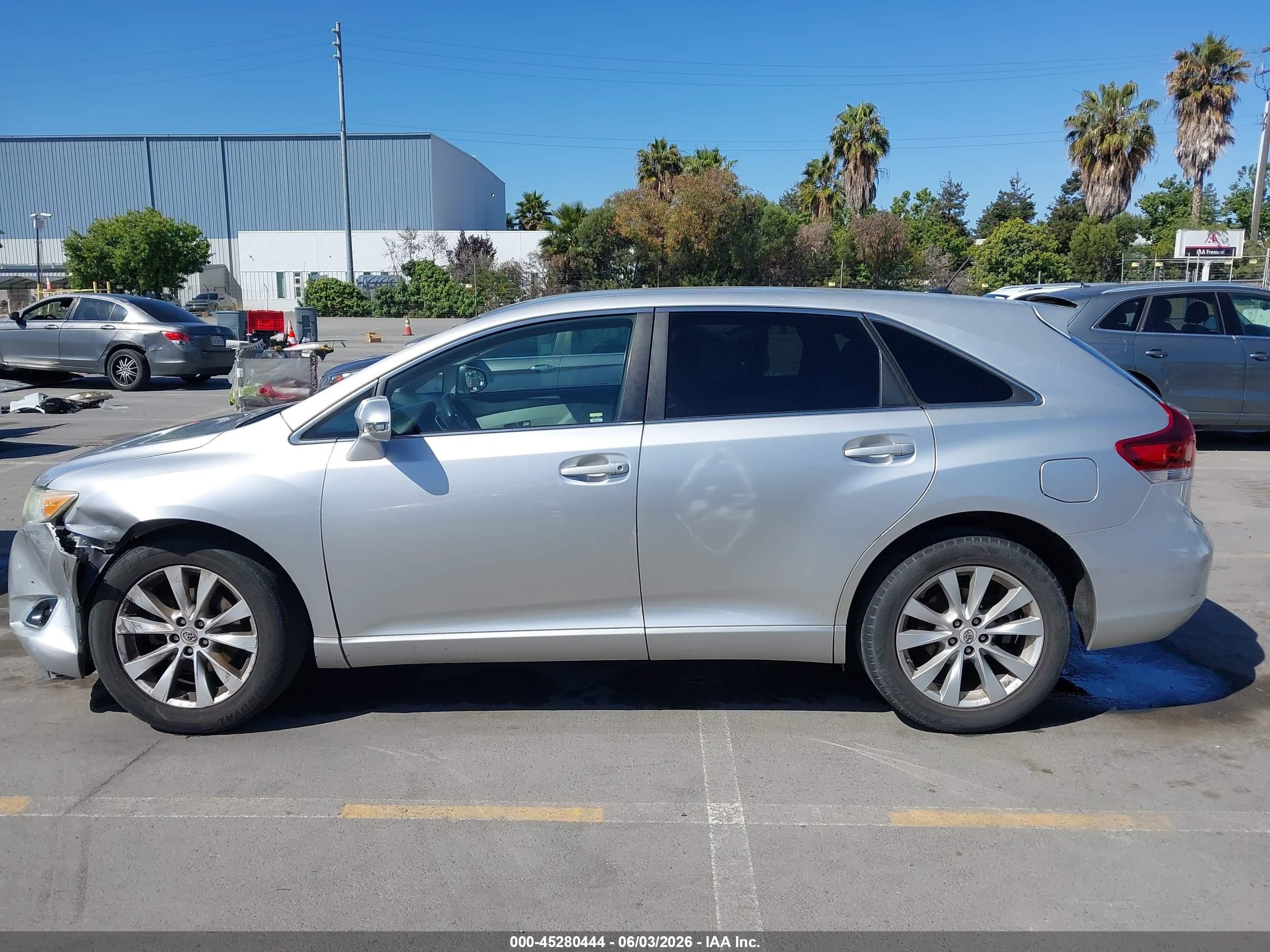 2013 Toyota Venza Le Silver vin: 4T3ZA3BB0DU074010