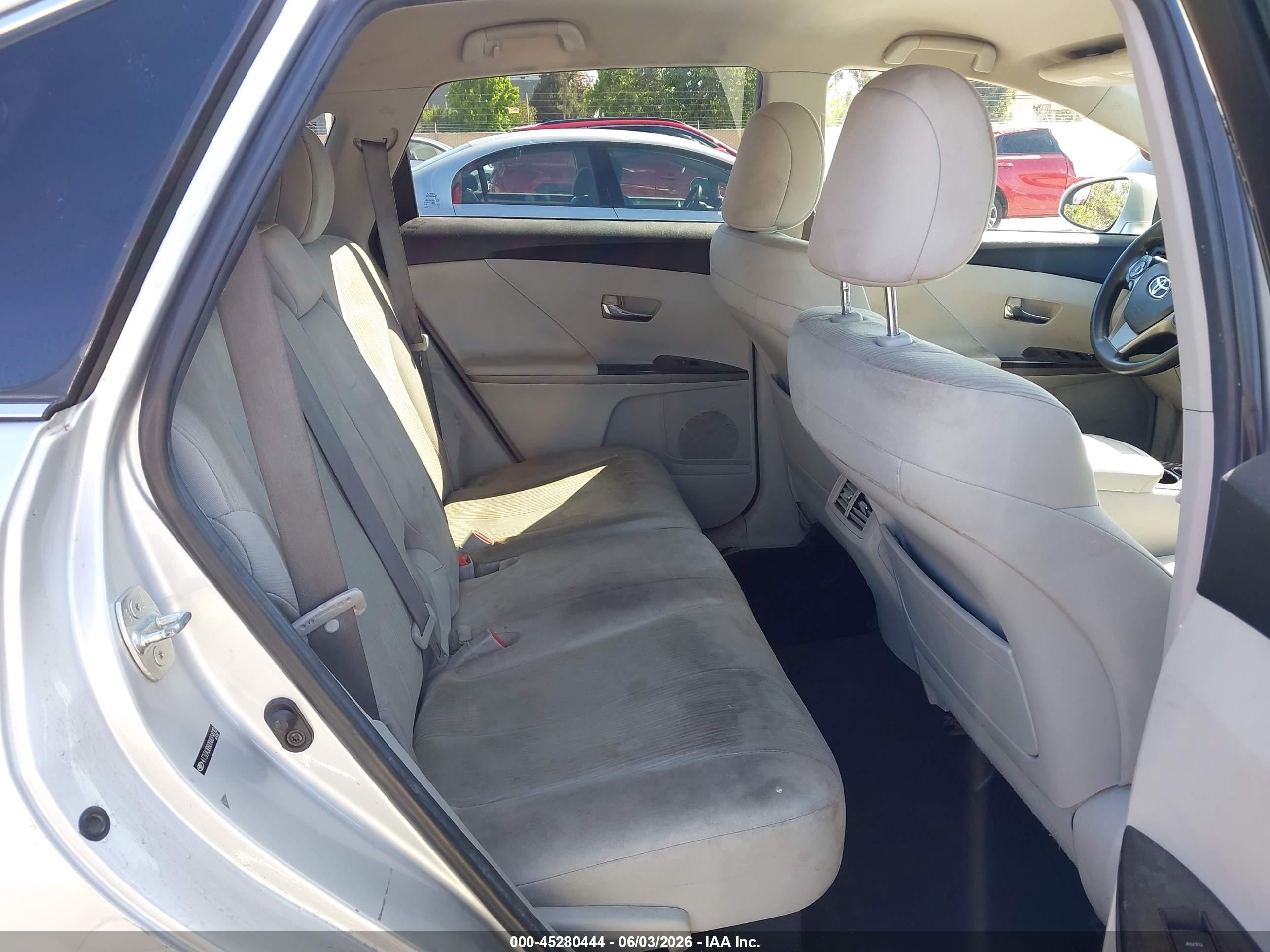 2013 Toyota Venza Le Silver vin: 4T3ZA3BB0DU074010