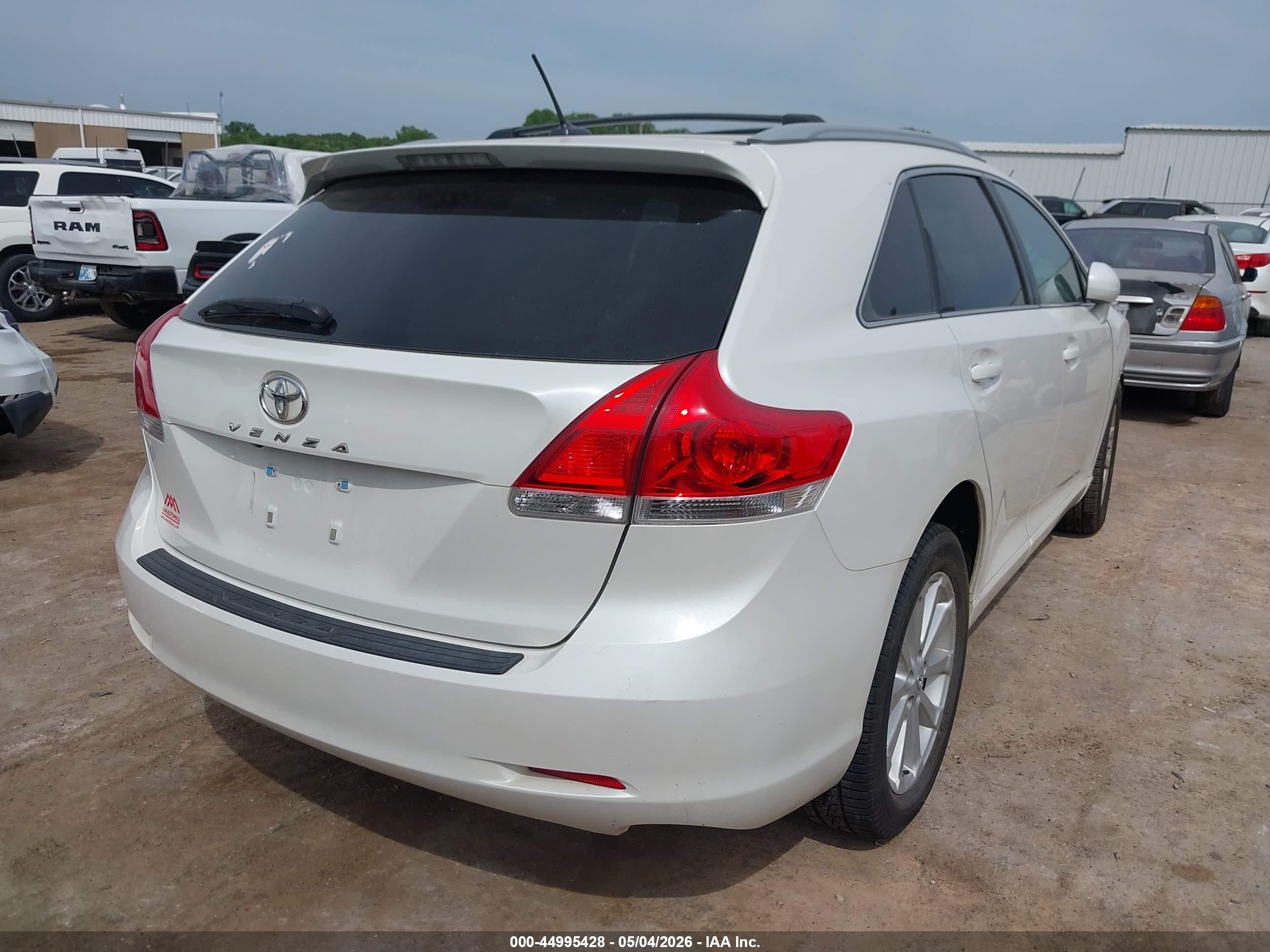 2011 Toyota Venza   White vin: 4T3ZA3BB1BU042664