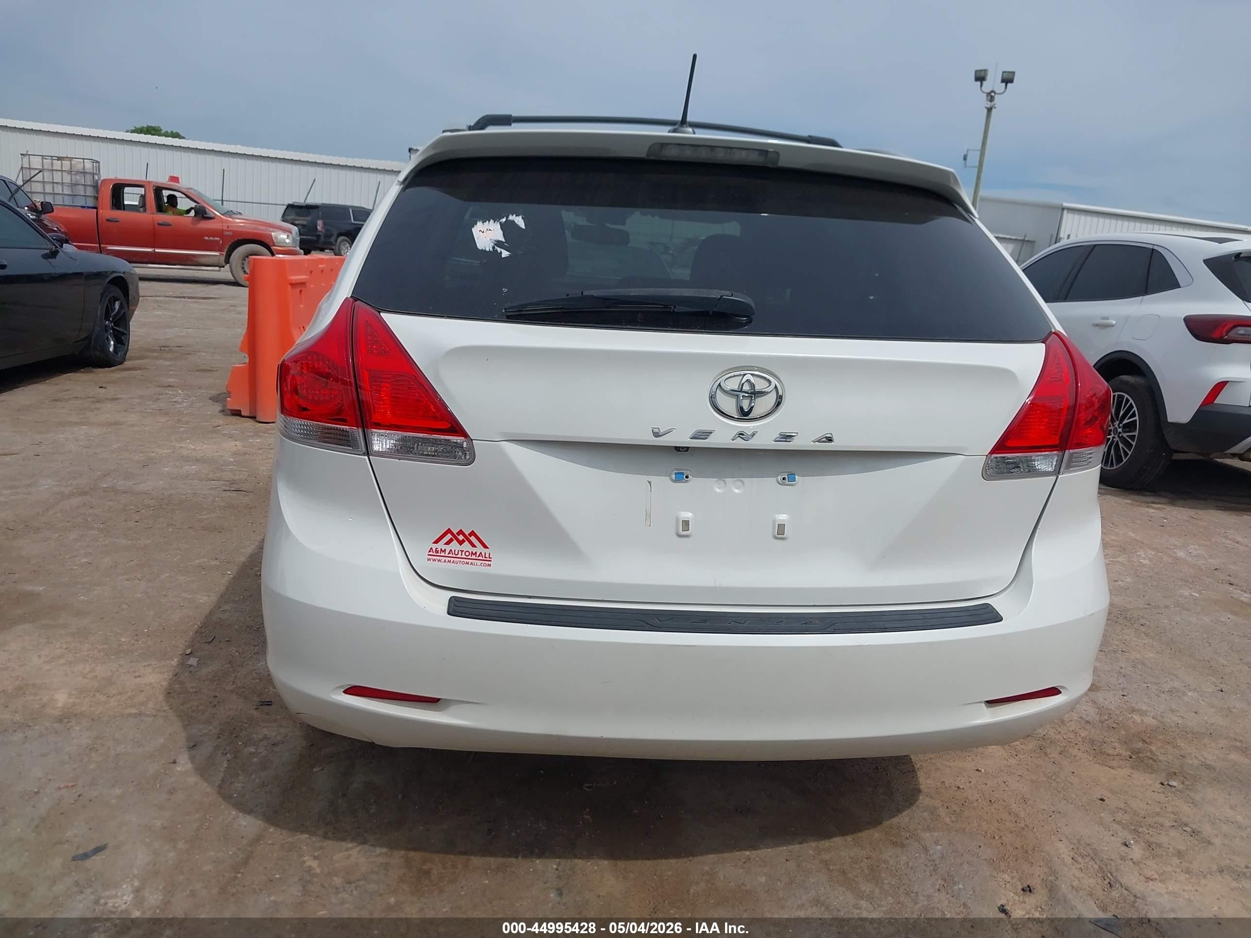 2011 Toyota Venza   White vin: 4T3ZA3BB1BU042664