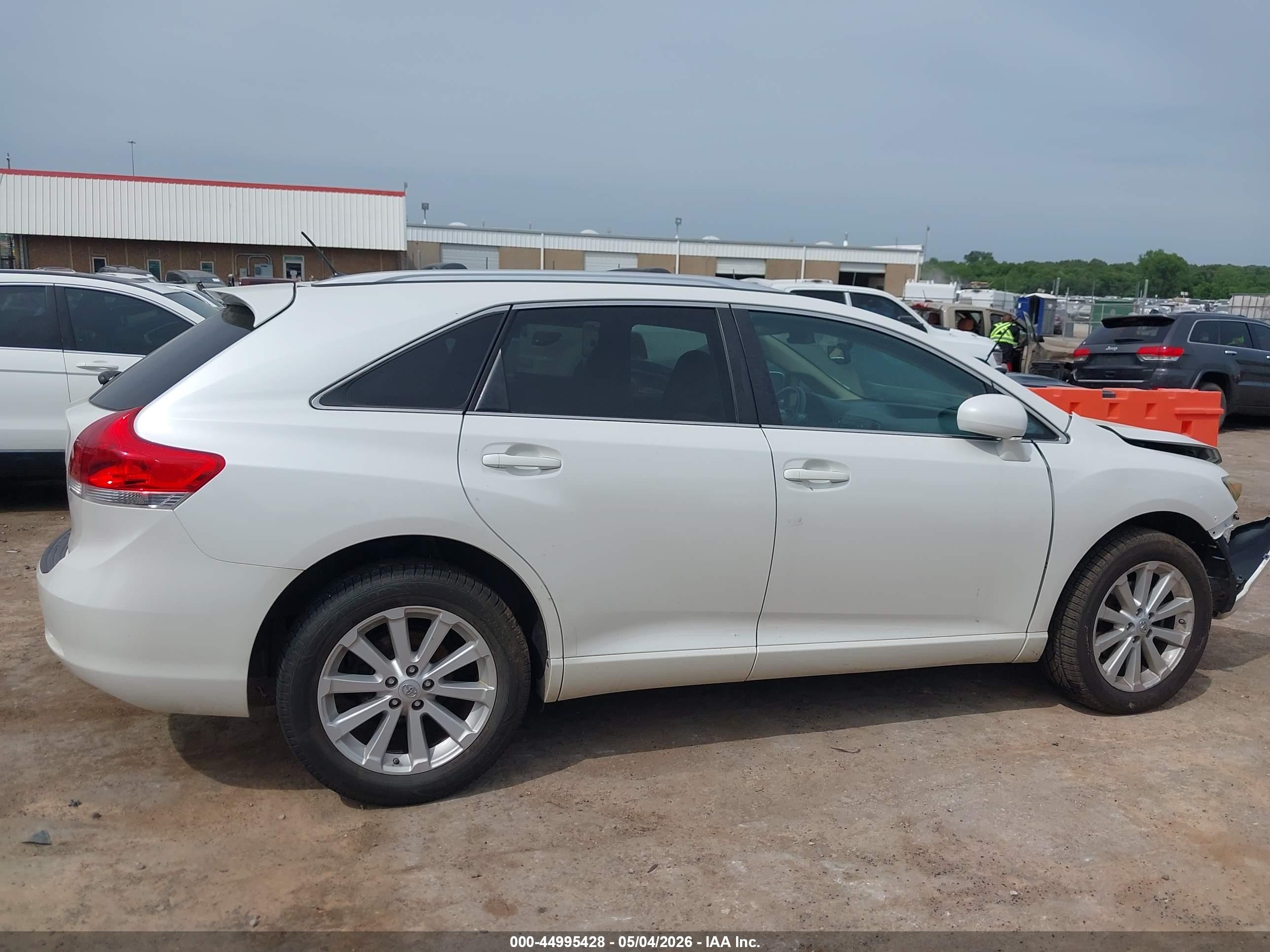 2011 Toyota Venza   White vin: 4T3ZA3BB1BU042664