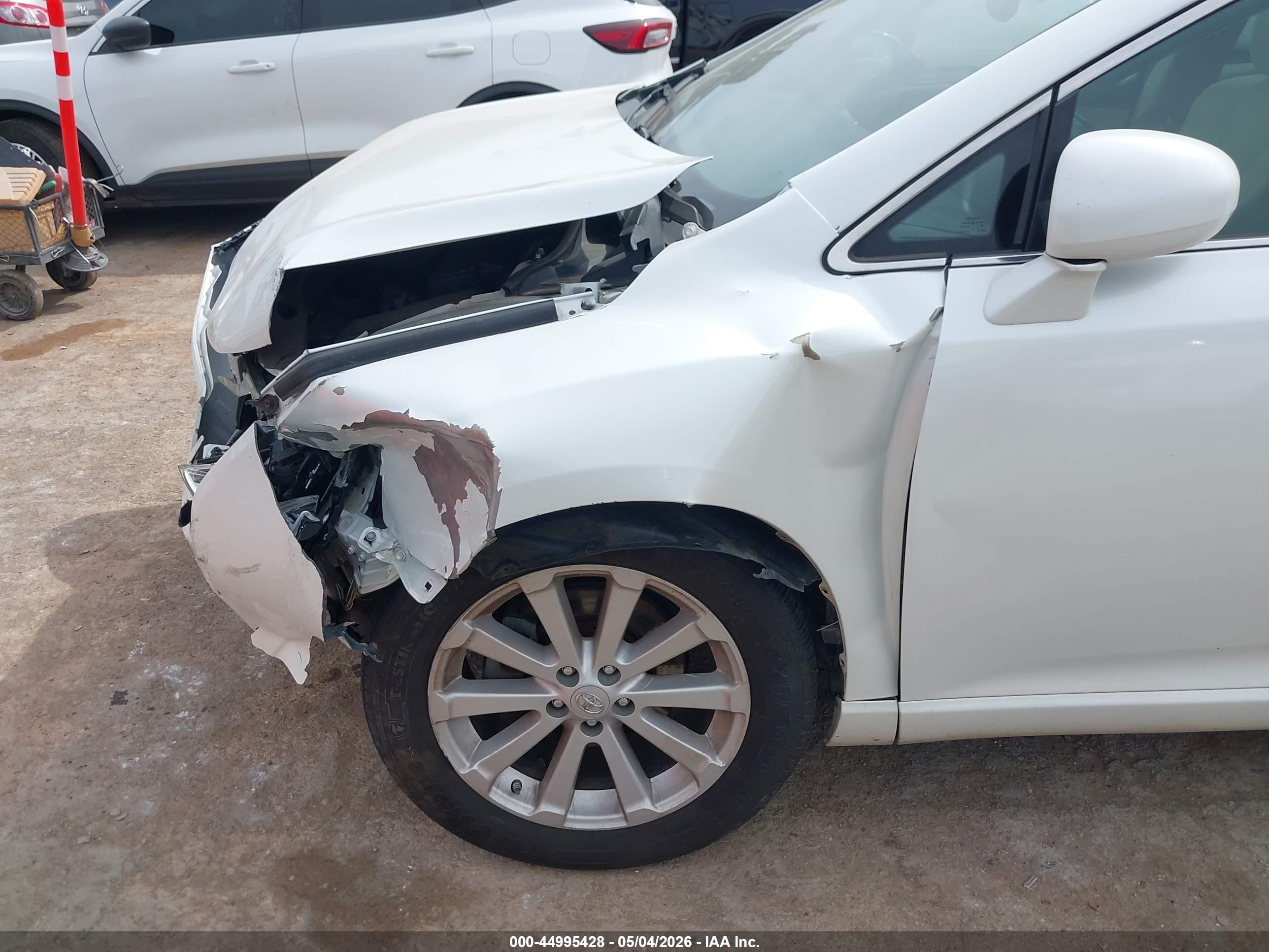 2011 Toyota Venza   White vin: 4T3ZA3BB1BU042664