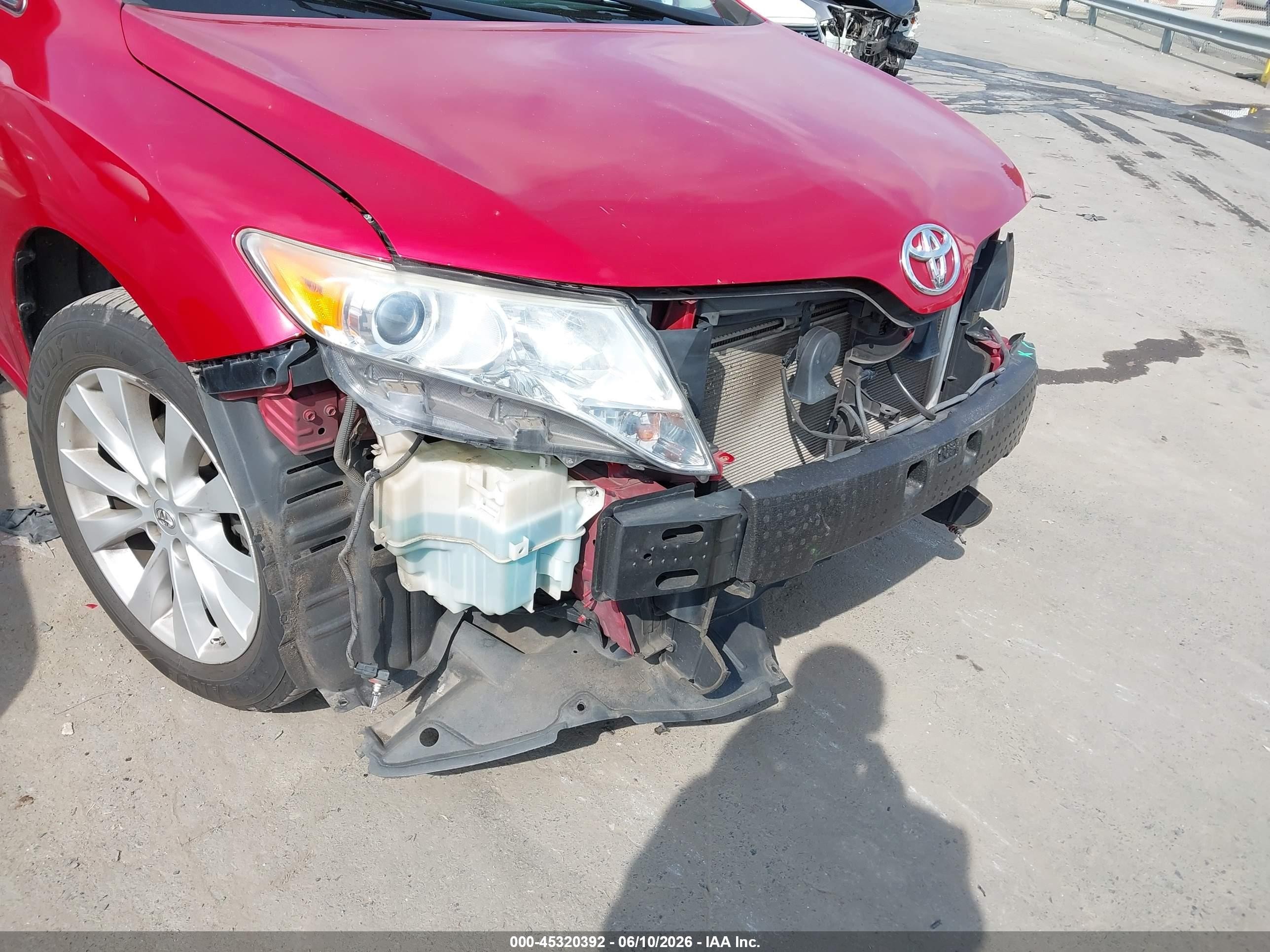 2014 Toyota Venza Le Красный vin: 4T3ZA3BB1EU086510