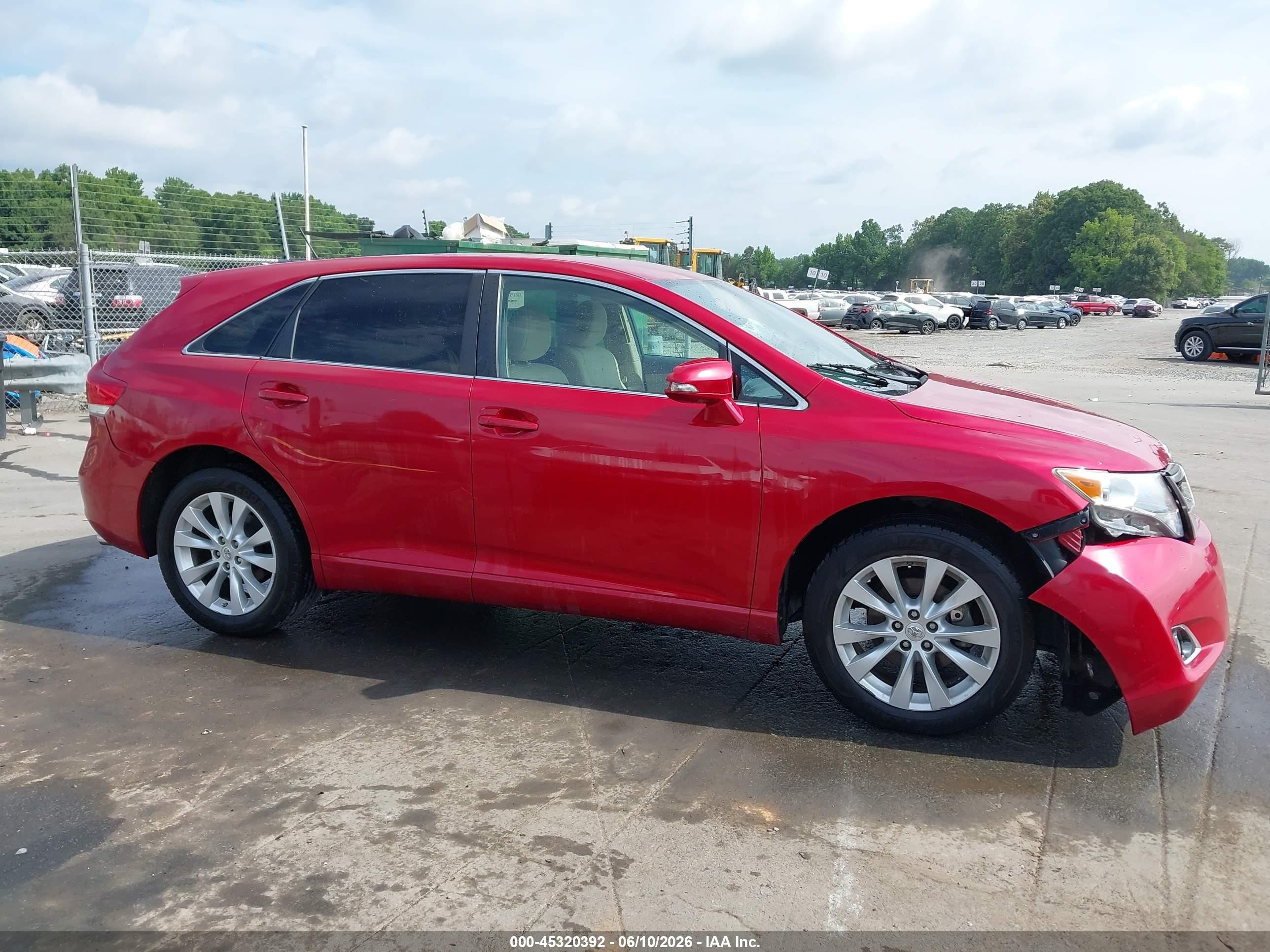 2014 Toyota Venza Le Красный vin: 4T3ZA3BB1EU086510