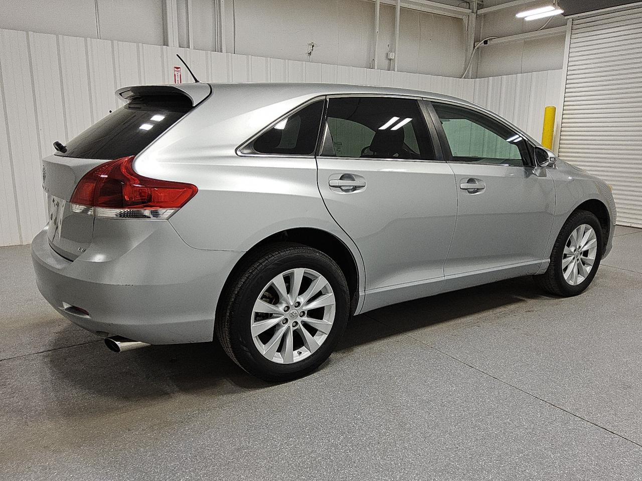 2015 Toyota Venza Le Silver vin: 4T3ZA3BB1FU094494 Damage: Right Rear Door, Misaligned, Repair Required