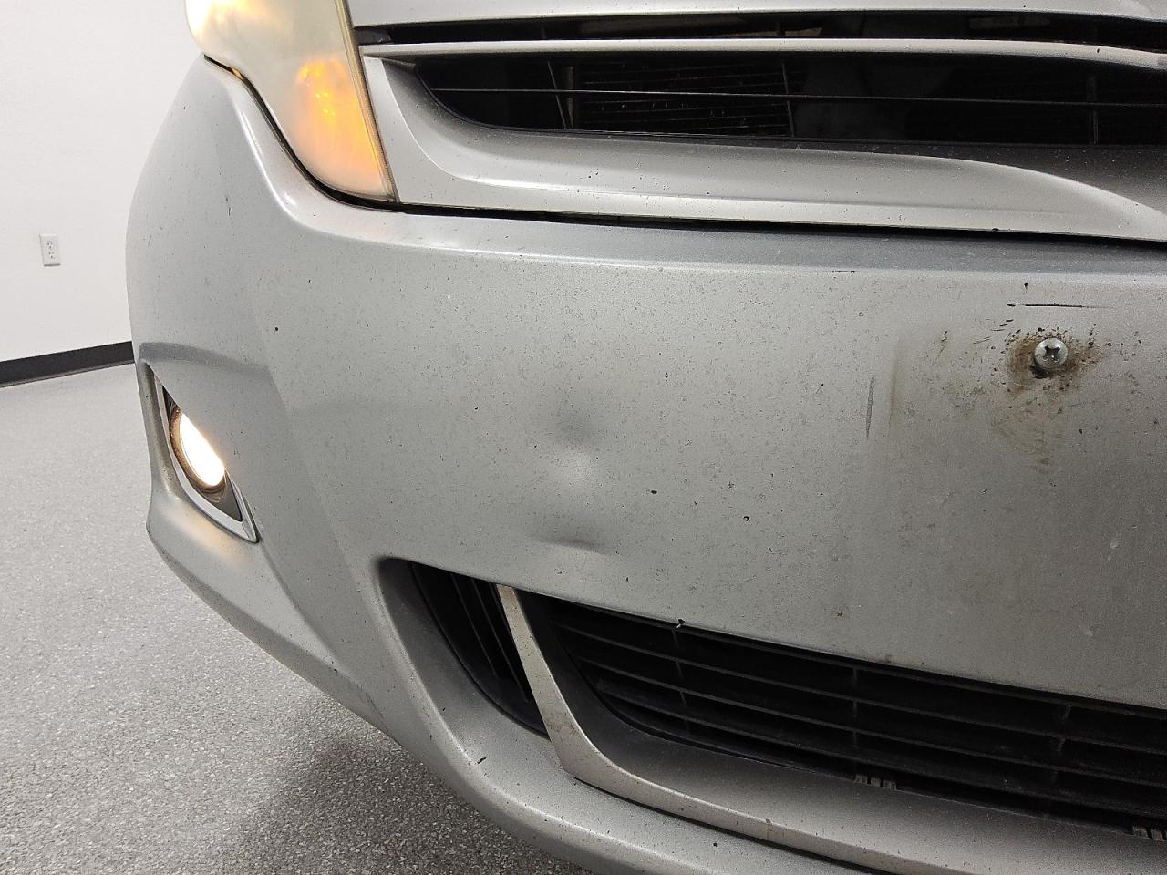 2015 Toyota Venza Le Silver vin: 4T3ZA3BB1FU094494 Damage: Front Bumper, Dent(S) W/No Paint Dmg, 2 To 3 Inches