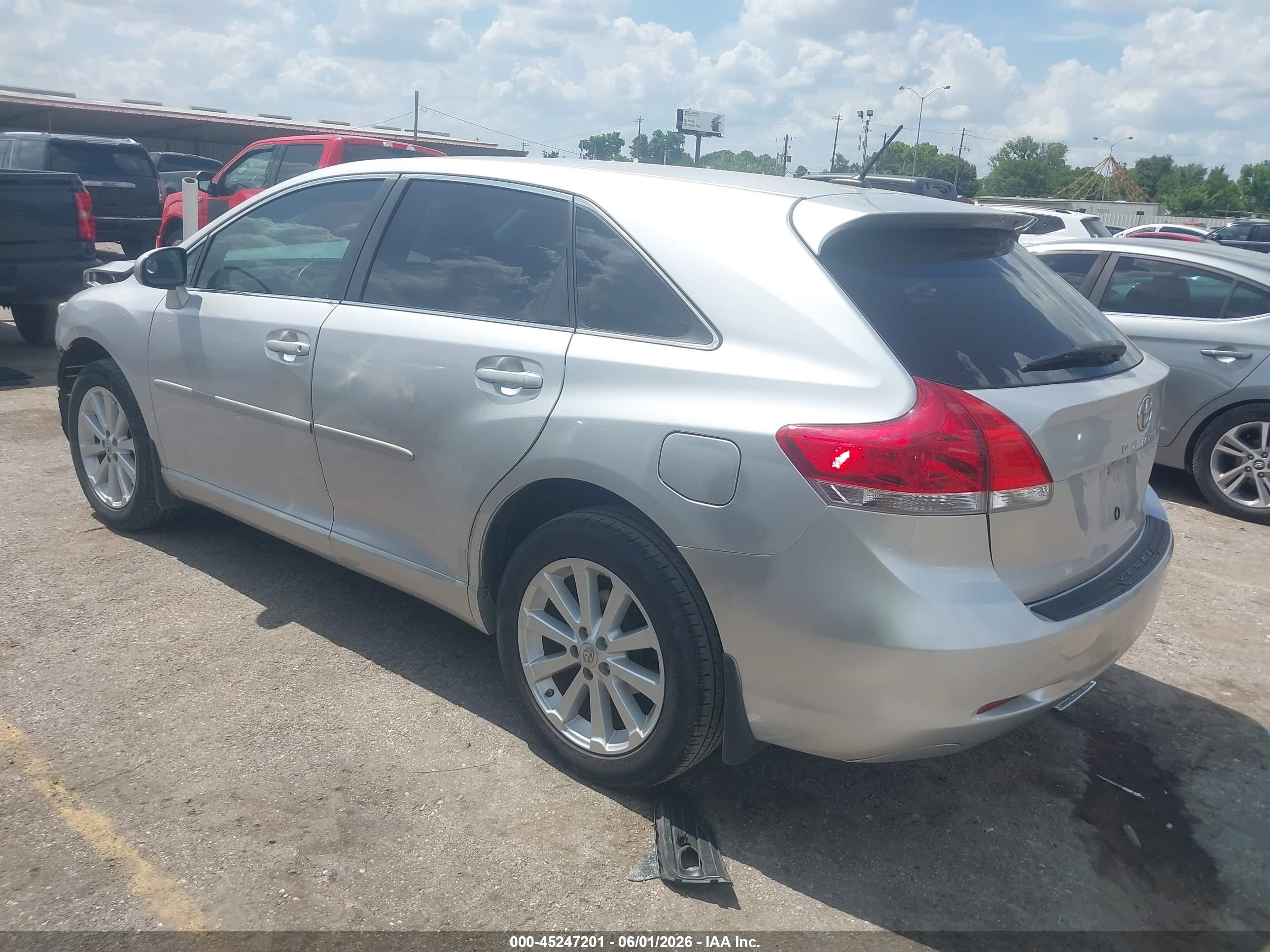 2010 Toyota Venza   Серебряный vin: 4T3ZA3BB4AU025419