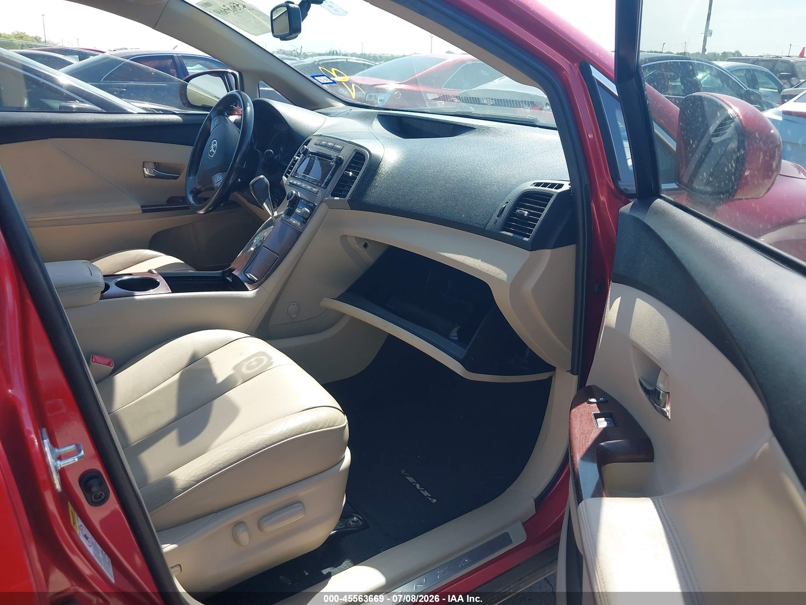 2010 Toyota Venza   Red vin: 4T3ZA3BB4AU032144