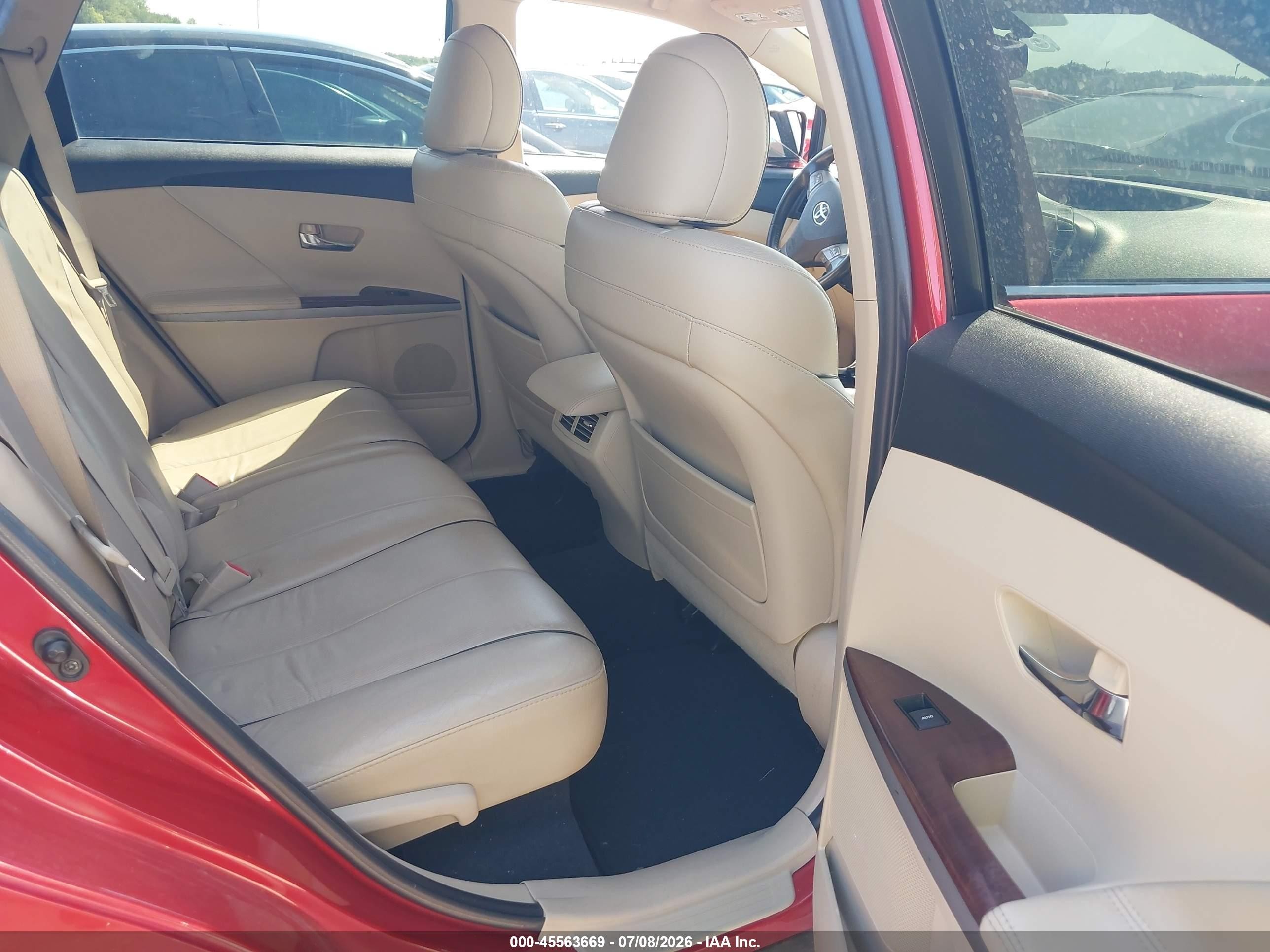 2010 Toyota Venza   Red vin: 4T3ZA3BB4AU032144
